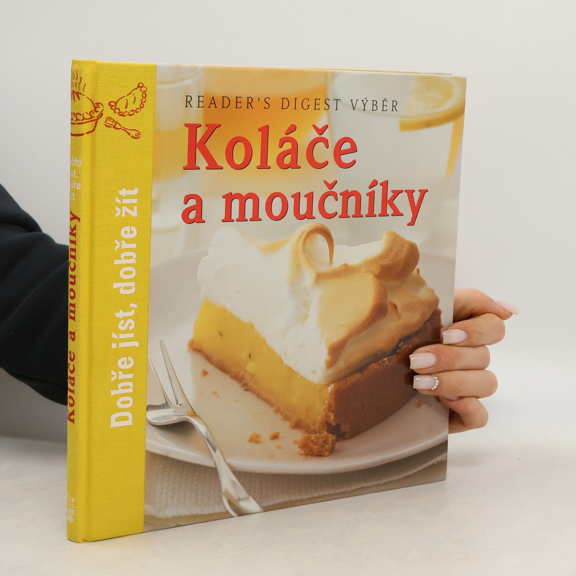 AA.VV. Koláče a moučníky