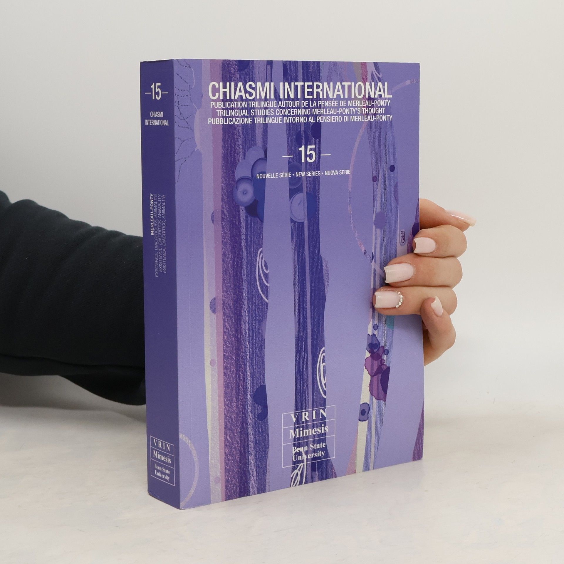 Chiasmi International