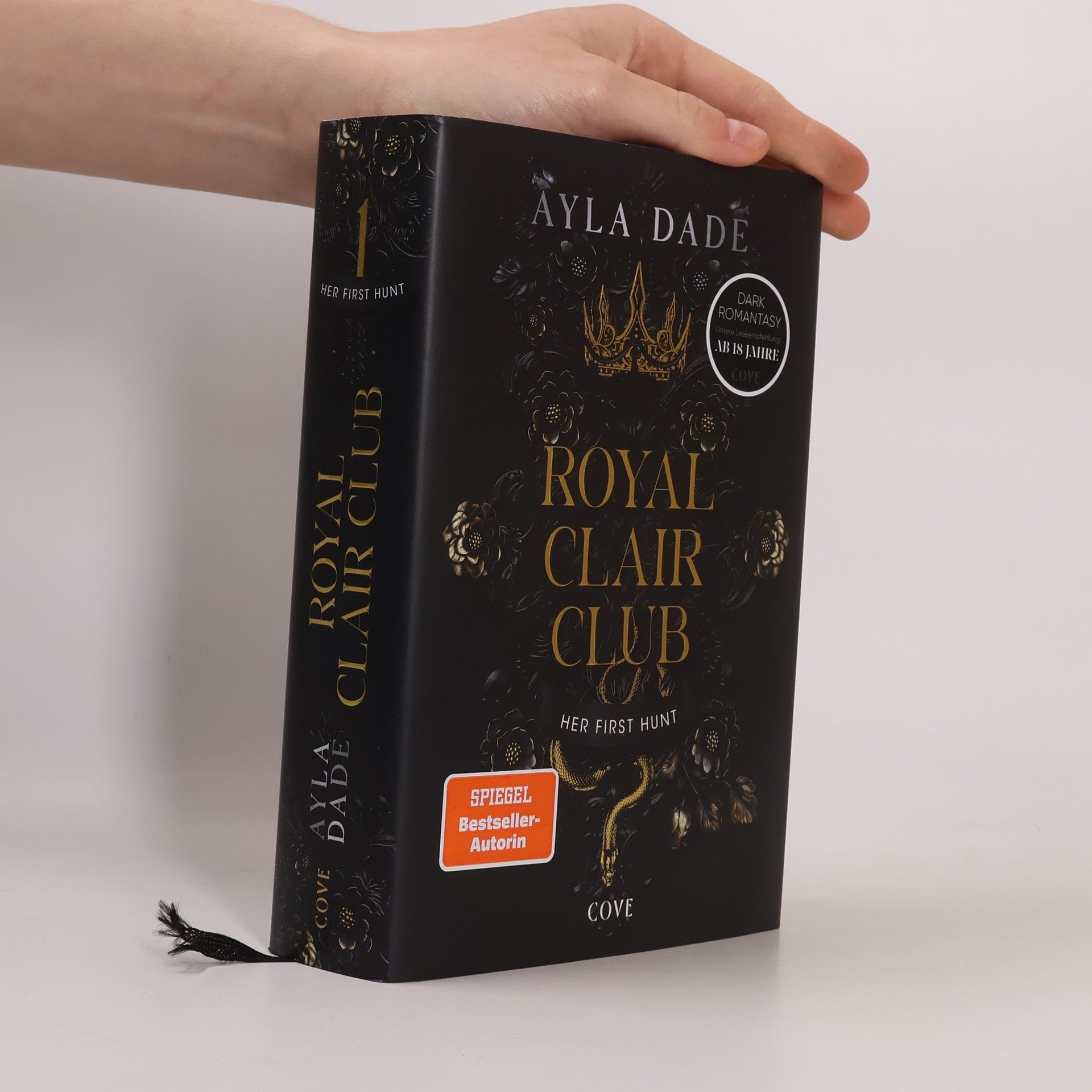 Royal Clair Club - 1: Her First Hunt