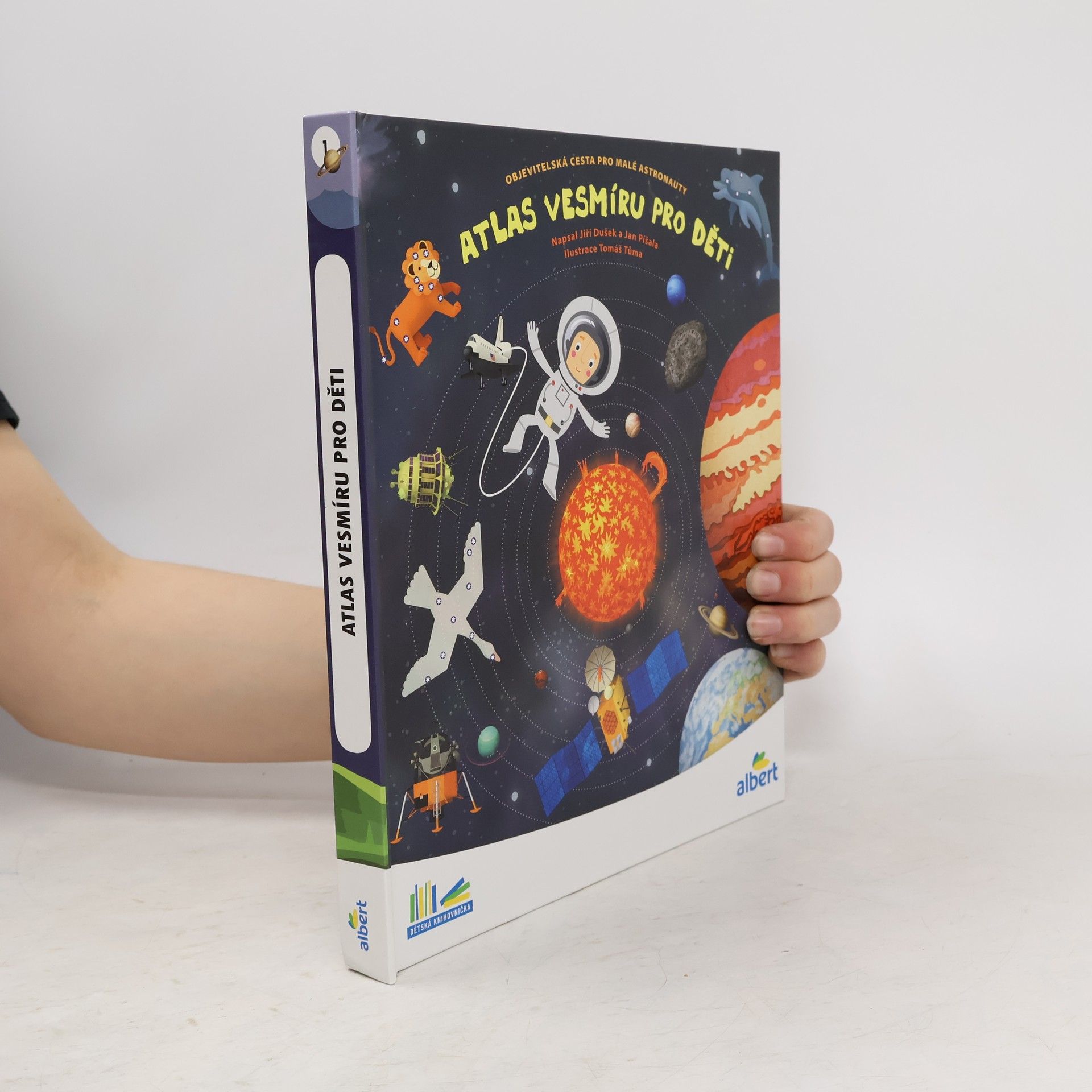 Atlas vesmíru pro děti: Objevitelská cesta pro malé astronauty