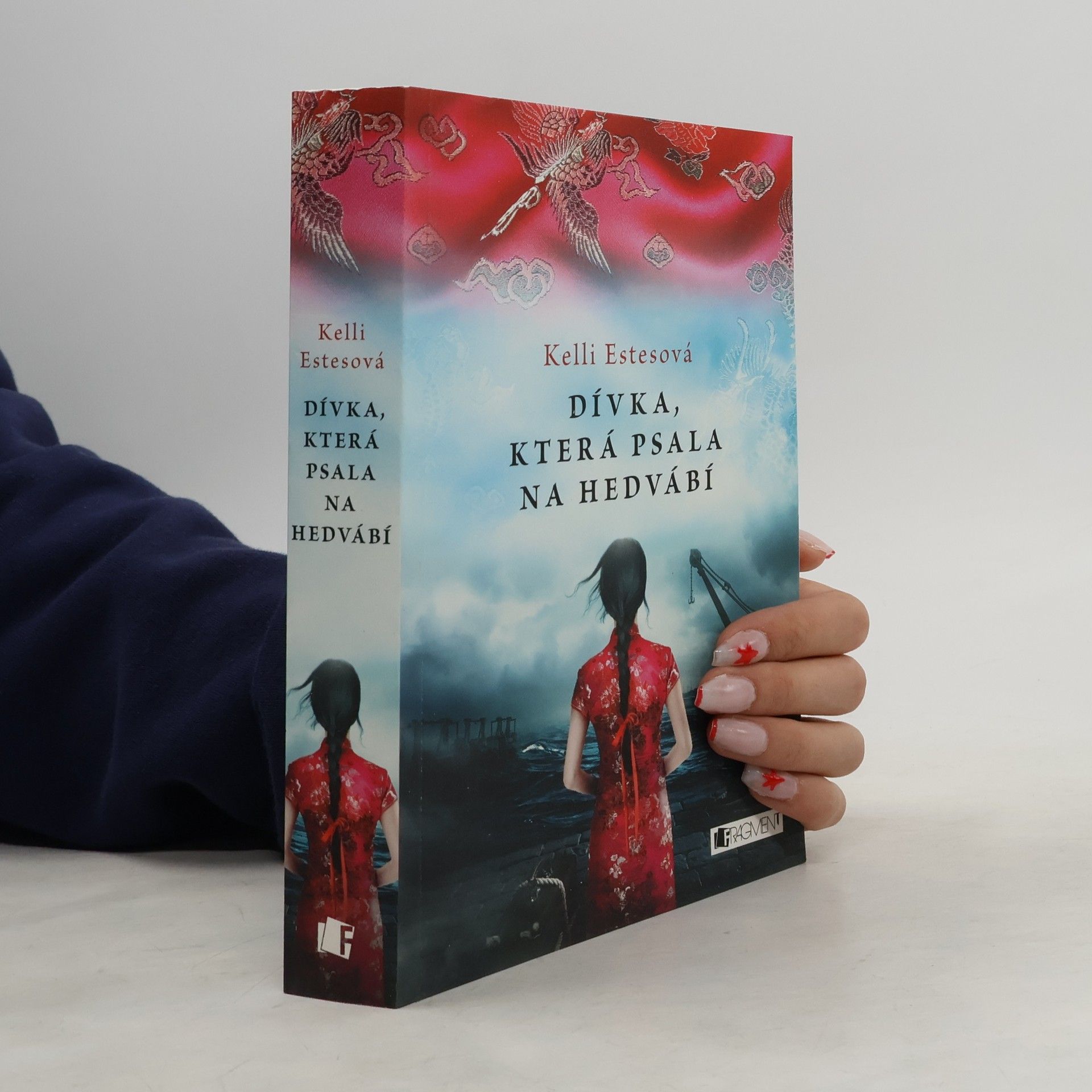 Kelli Estes Dívka, která psala na hedvábí