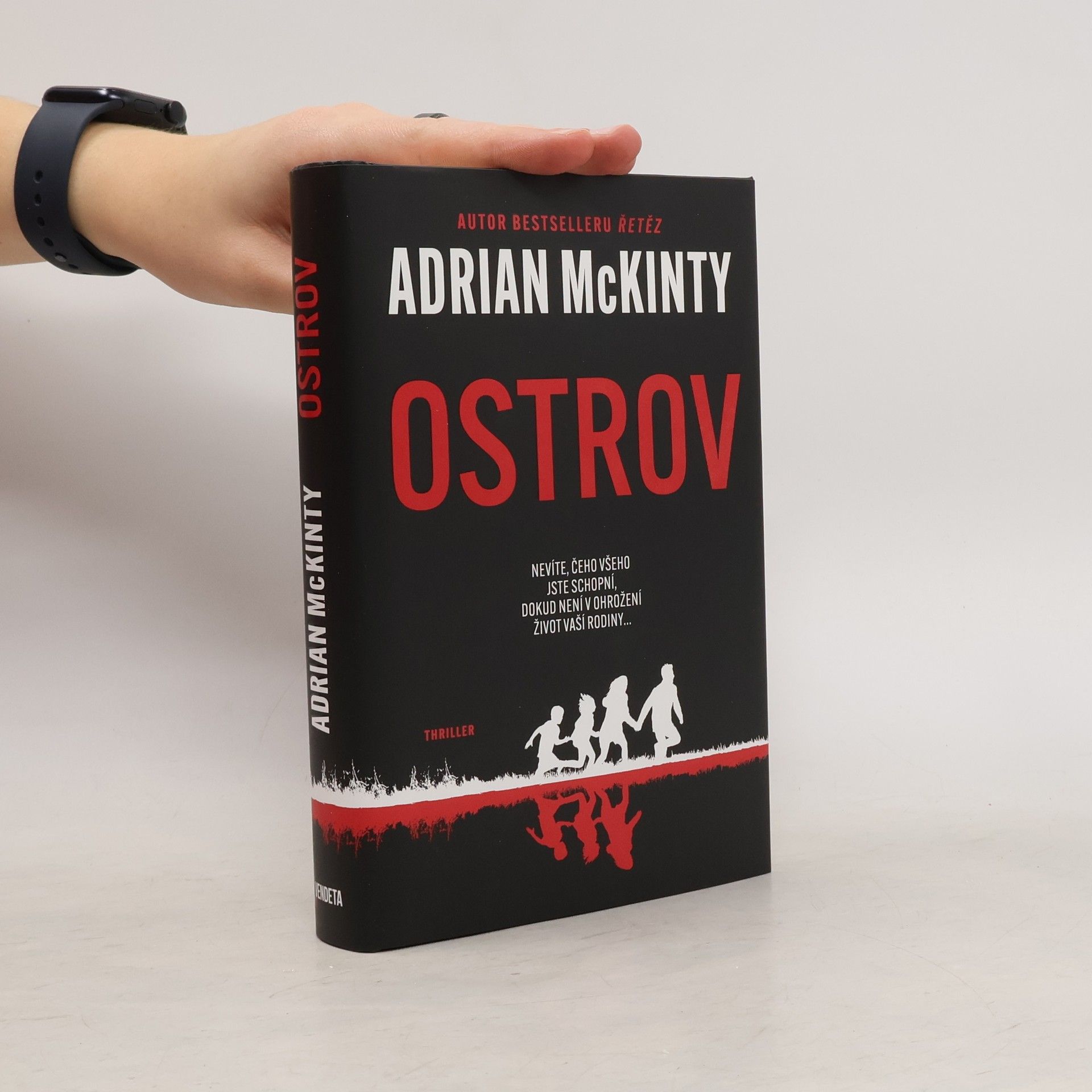 Adrian McKinty Ostrov