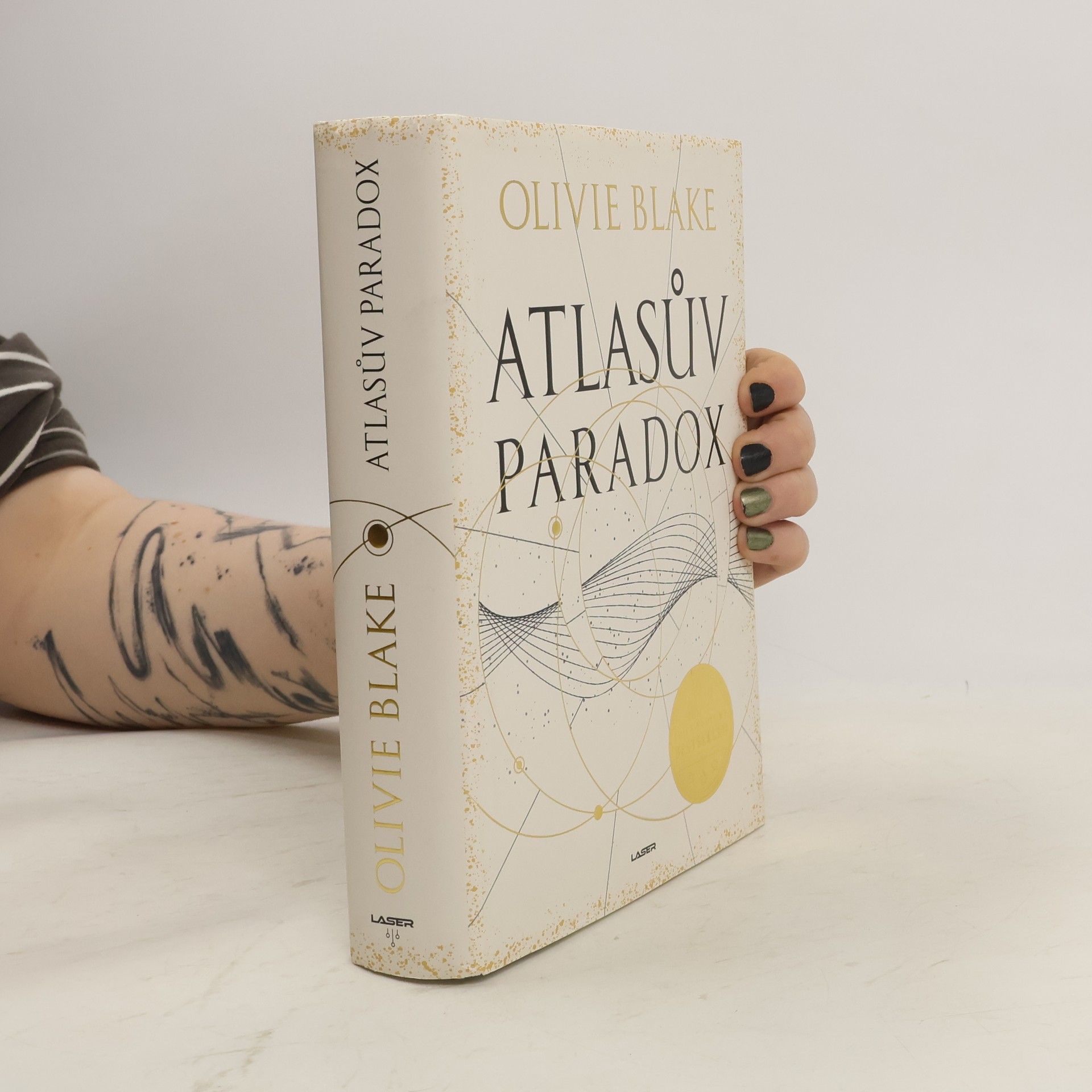 Olivie Blake Atlasův paradox