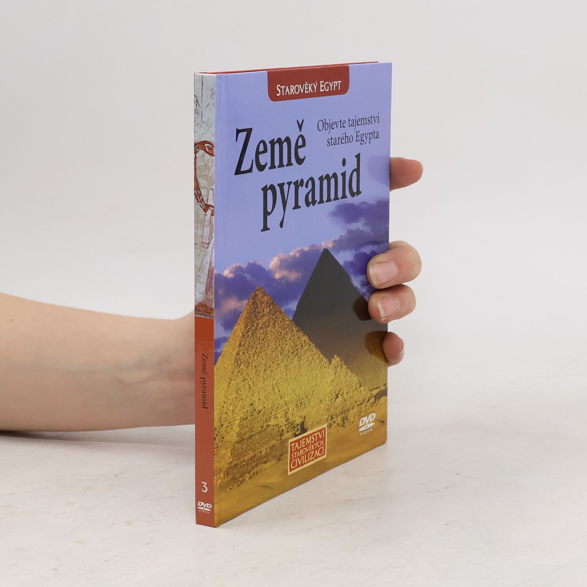 kolektiv Země pyramid 3