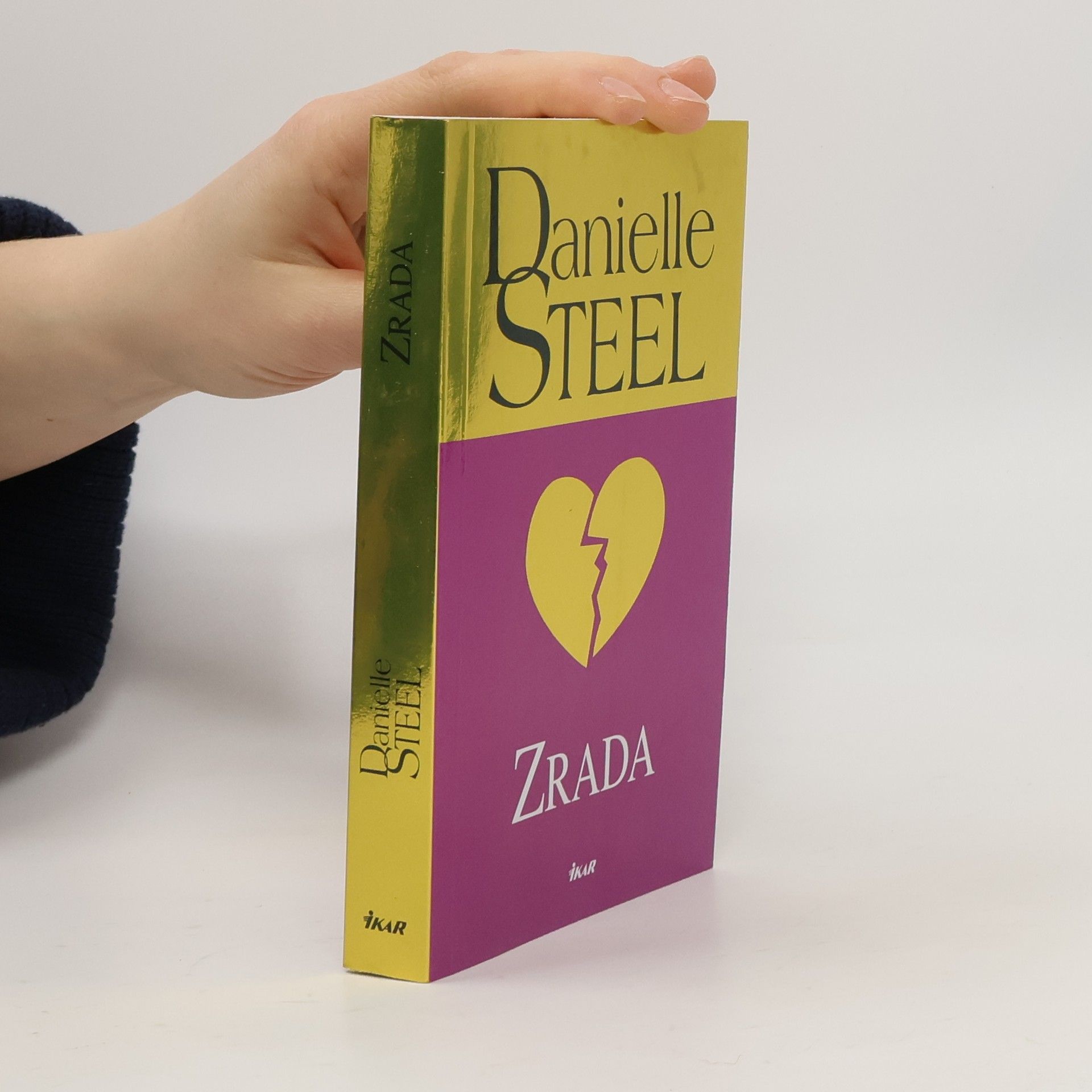 Danielle Steel Zrada
