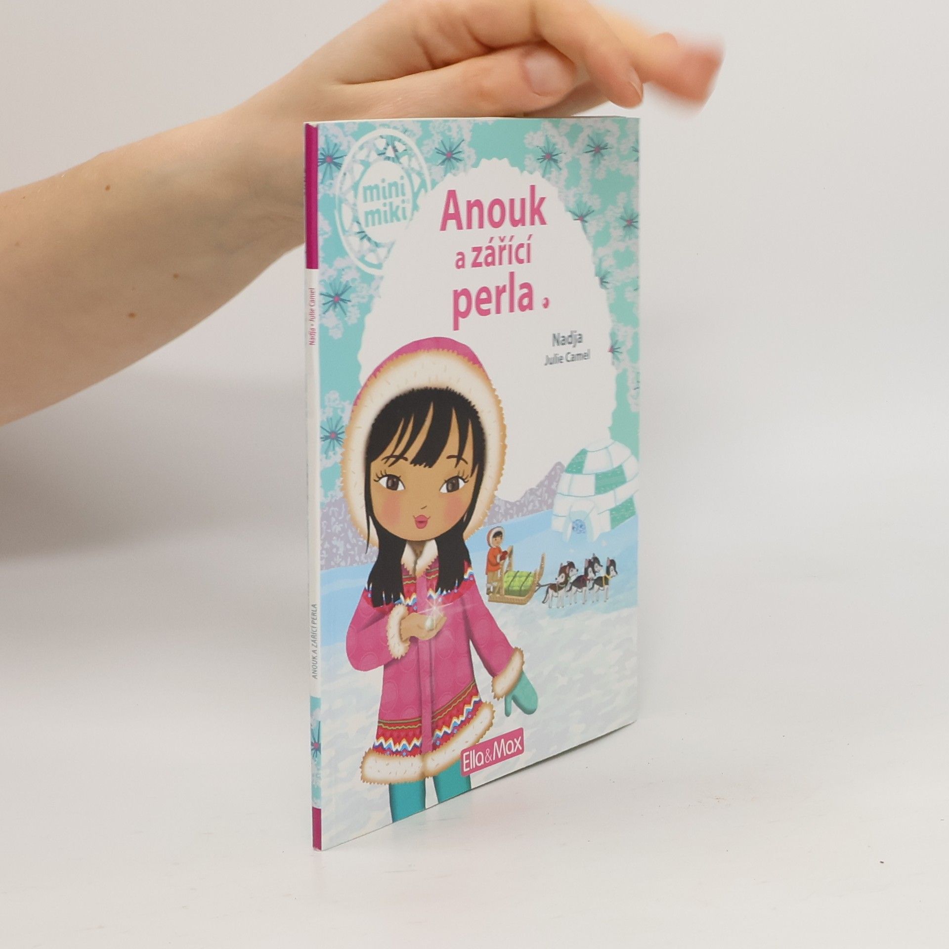 Nadja Anouk a zářící perla