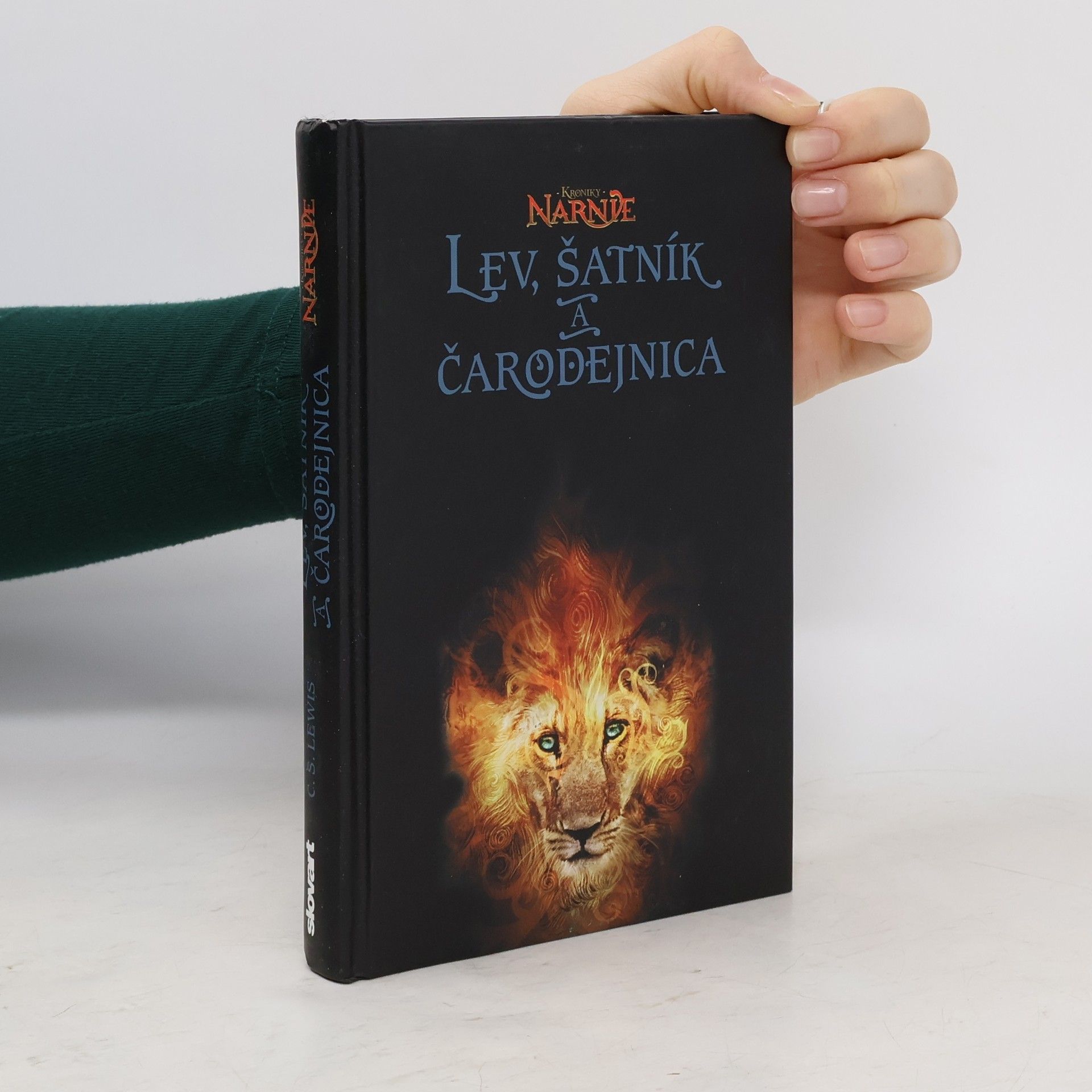 Clive Staples Lewis Lev, šatník a čarodejnica