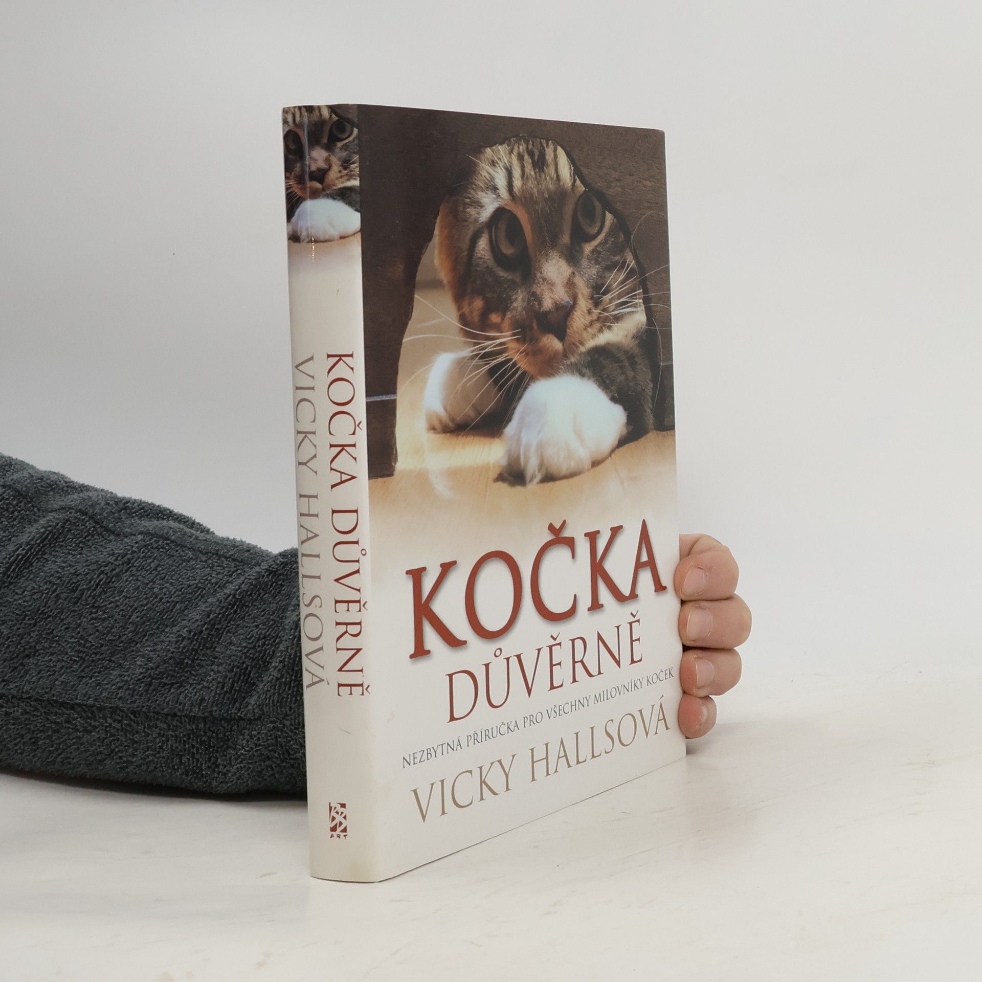 Vicky Halls Kočka důvěrně