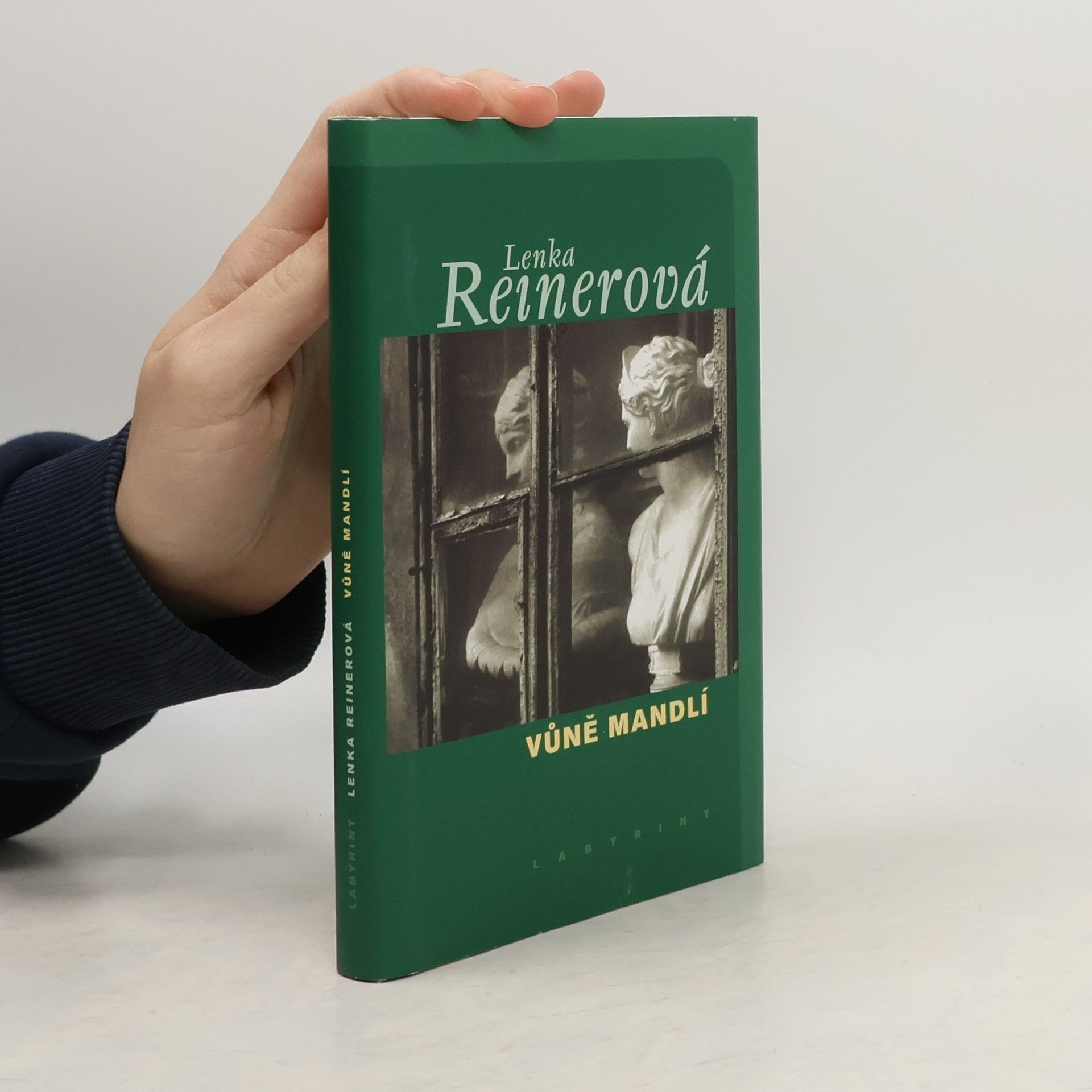 Lenka Reinerová Vůně mandlí