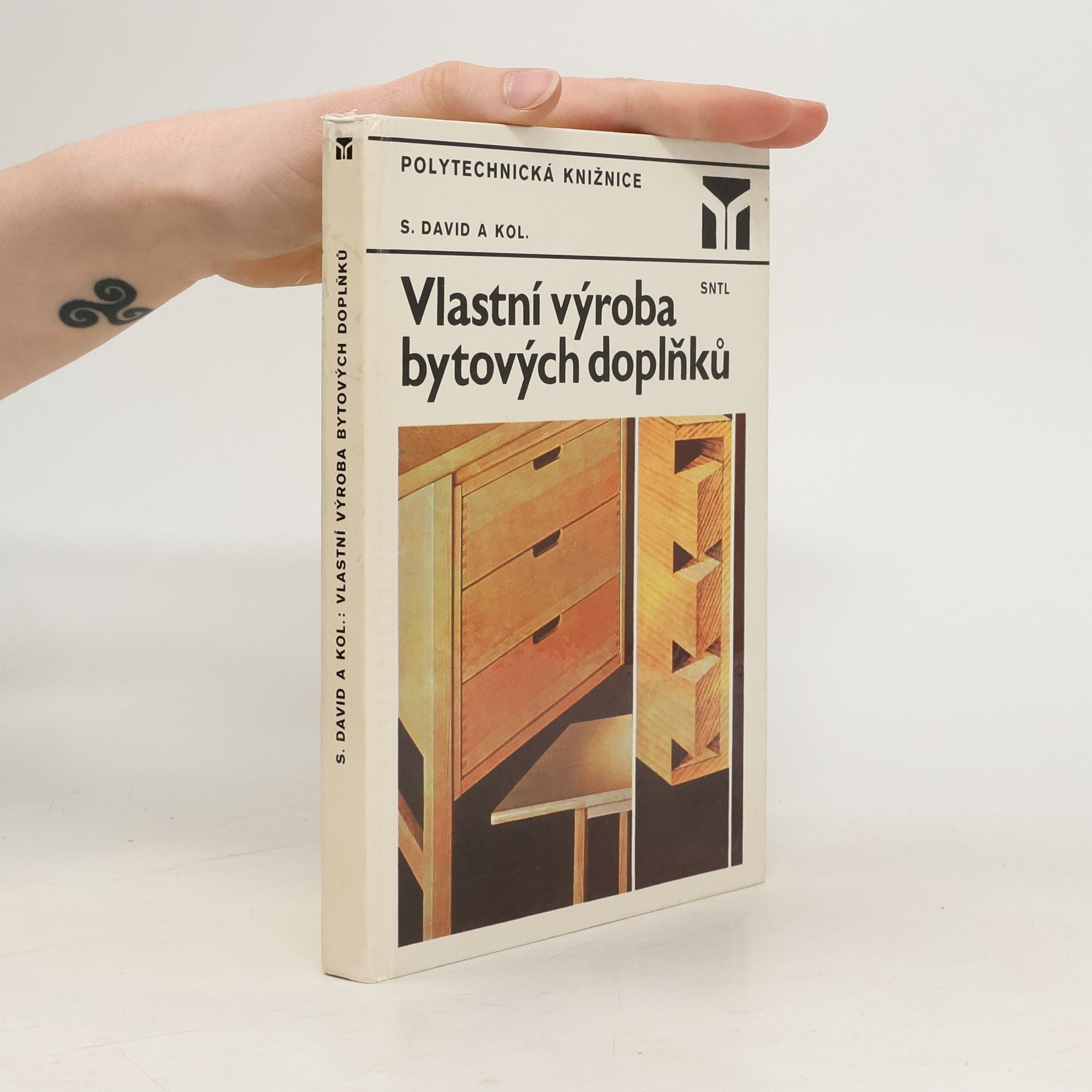 kolektiv Vlastní výroba bytových doplňků