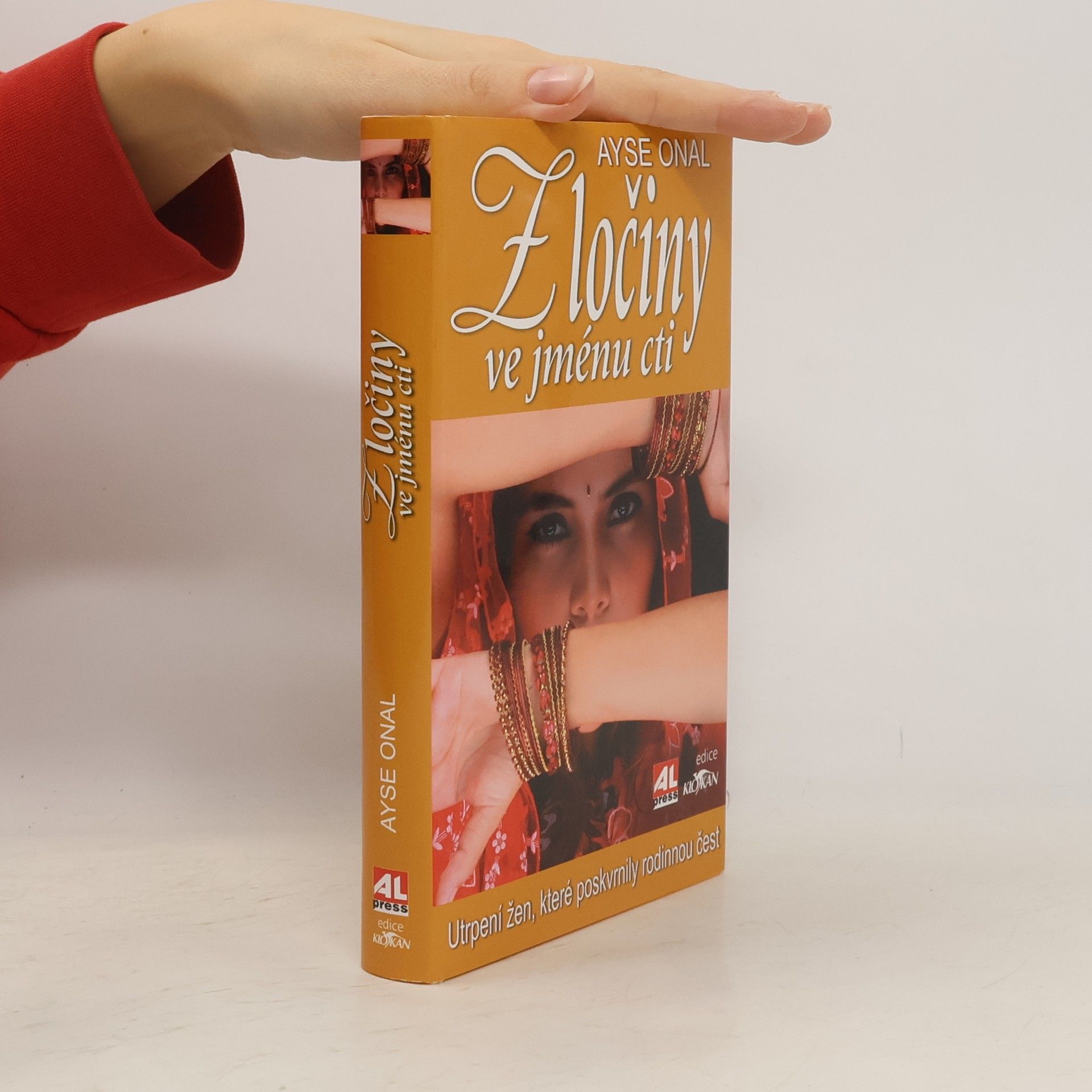 Ayşe Önal Zločiny ve jménu cti