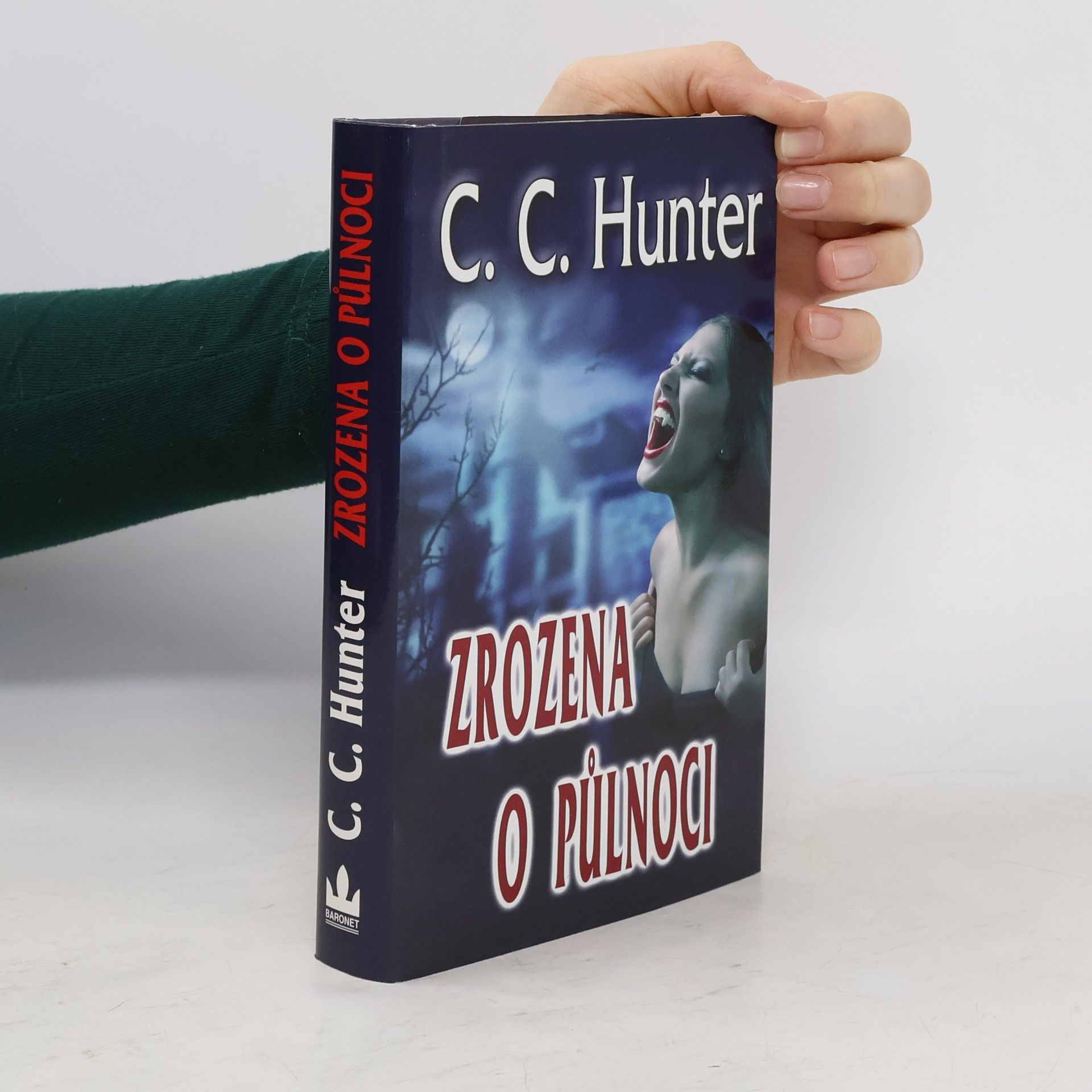 C.C. Hunter Zrozena o půlnoci