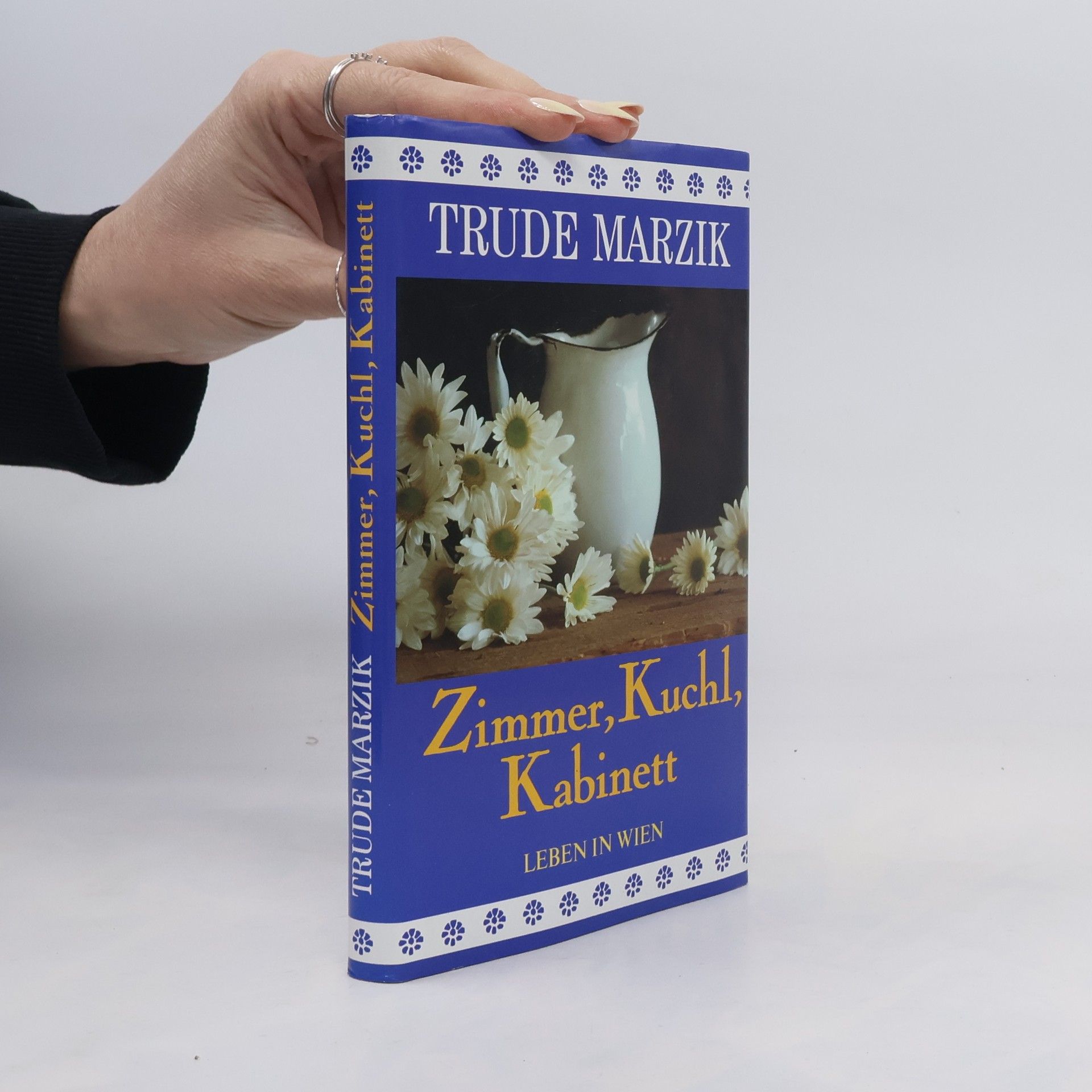 Trude Marzik Zimmer, Kuchl, Kabinett