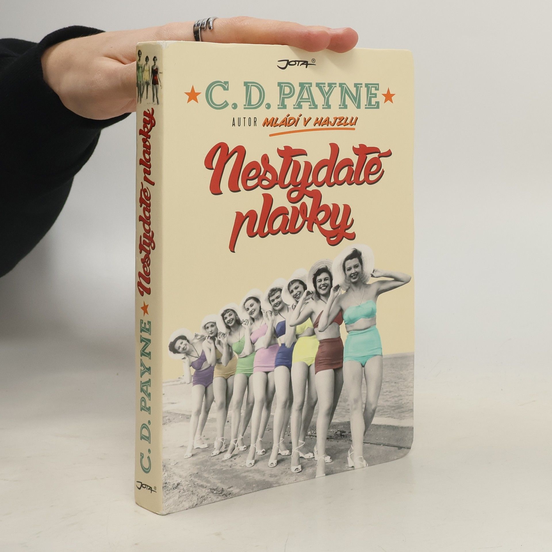 Naďa Funioková Nestydaté plavky