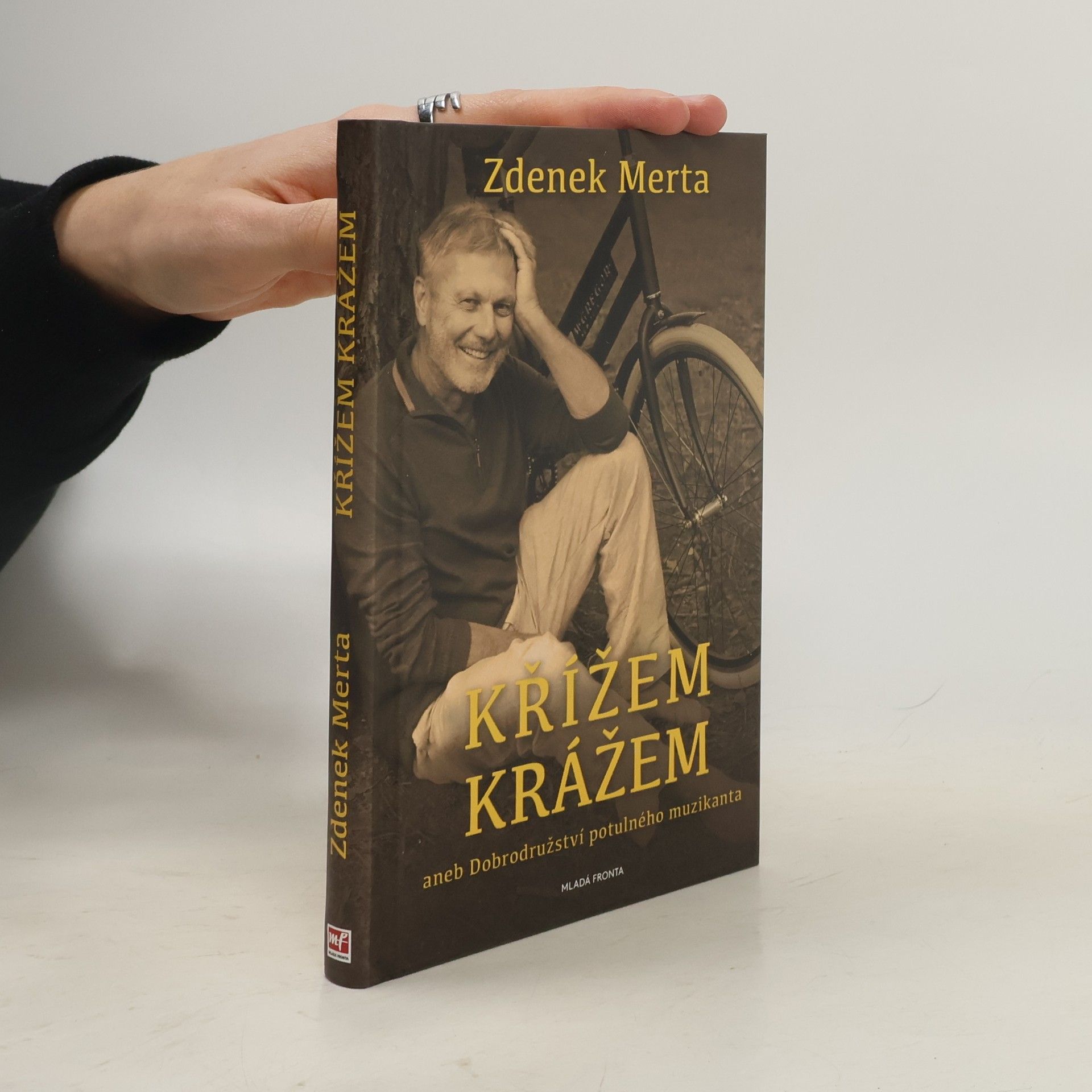 Zdenek Merta Křížem krážem aneb Dobrodružství potulného muzikanta