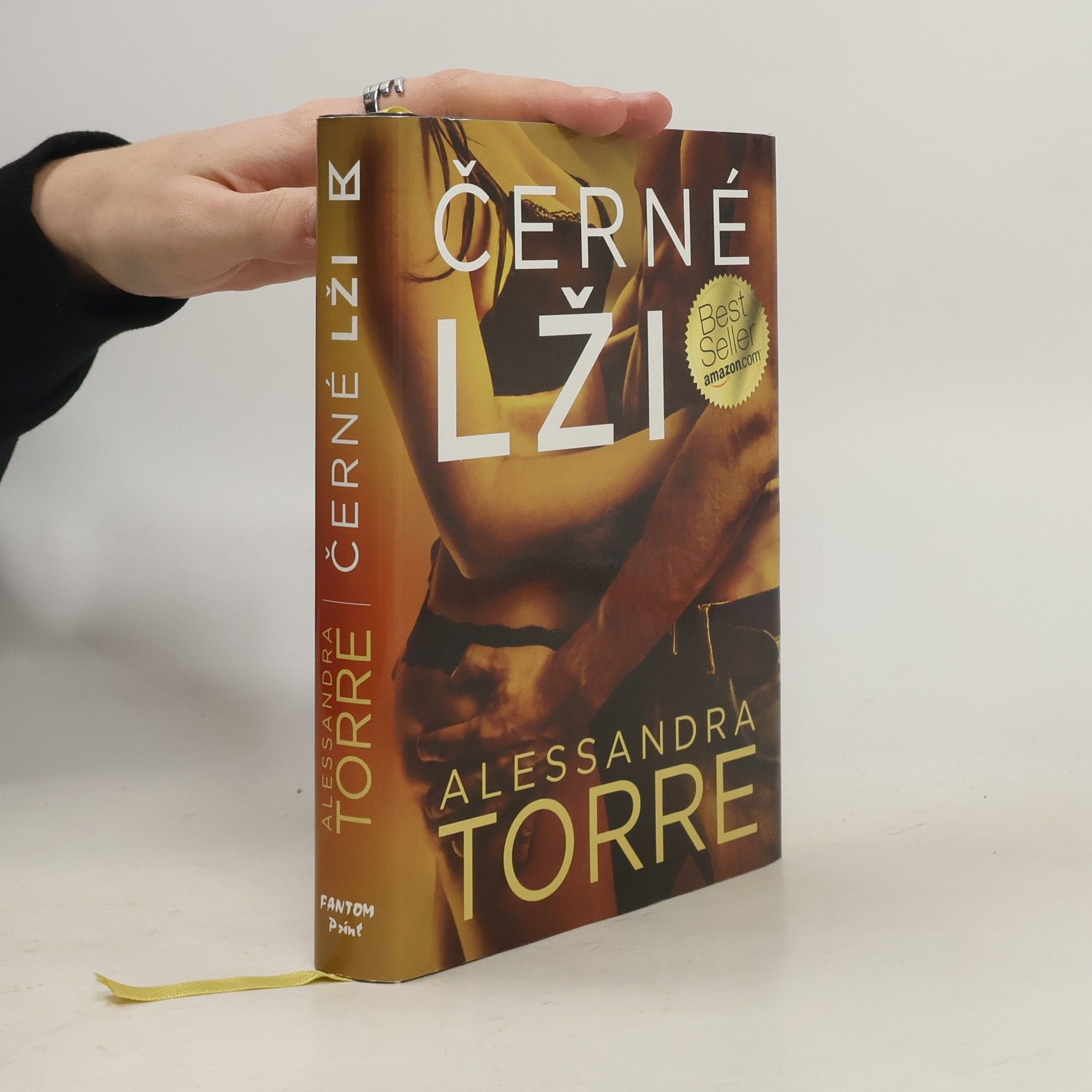 Alessandra Torre Černé lži