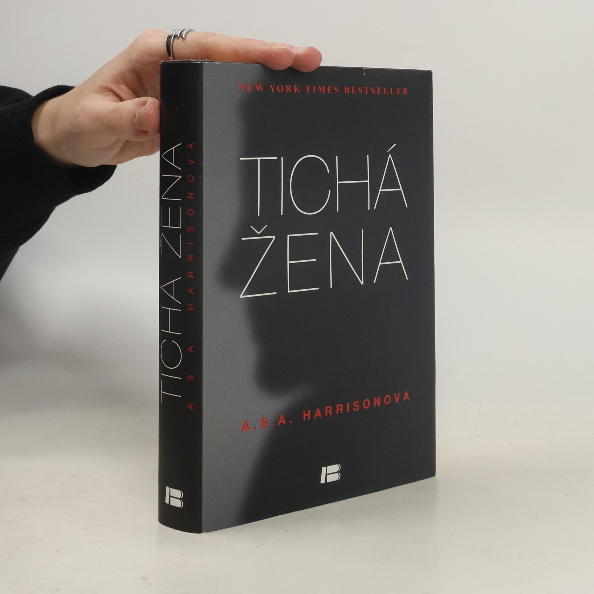 Susan Harrison Tichá žena