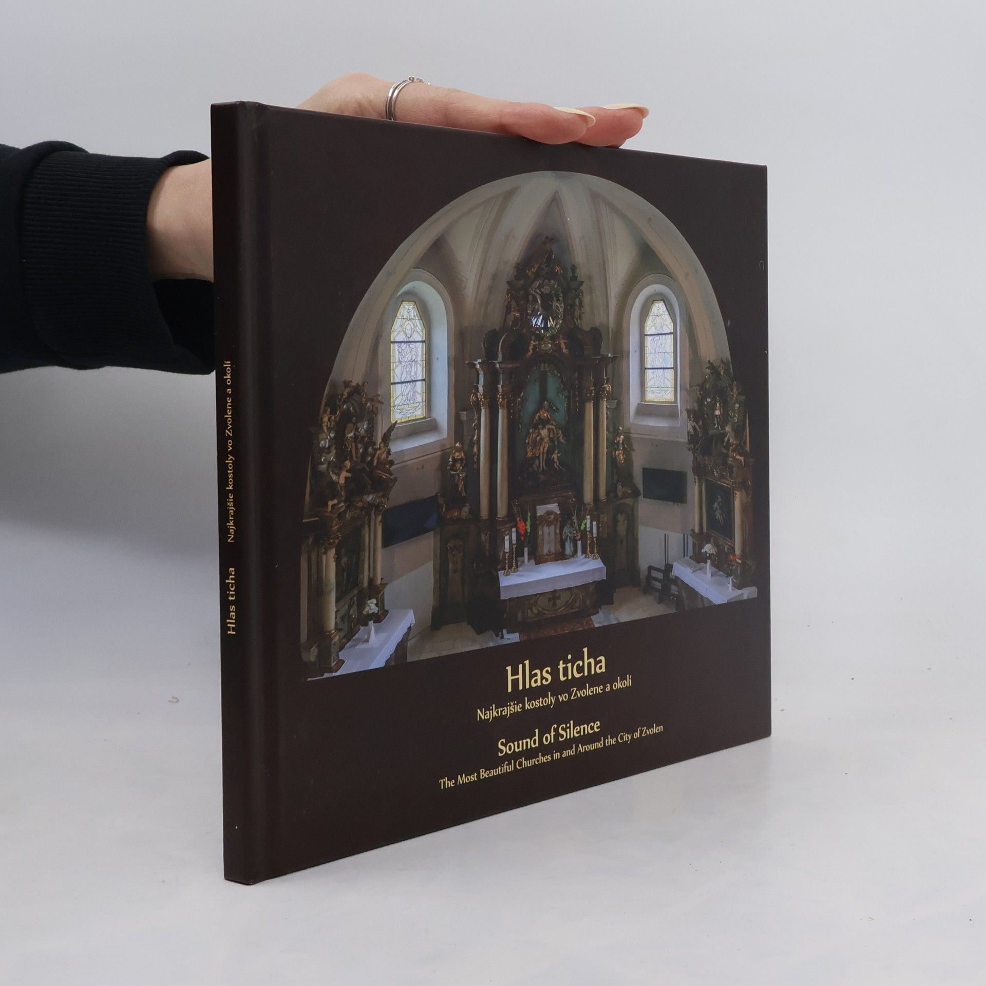 kolektiv Hlas ticha: Najkrajšie kostoly vo Zvolene a okolí