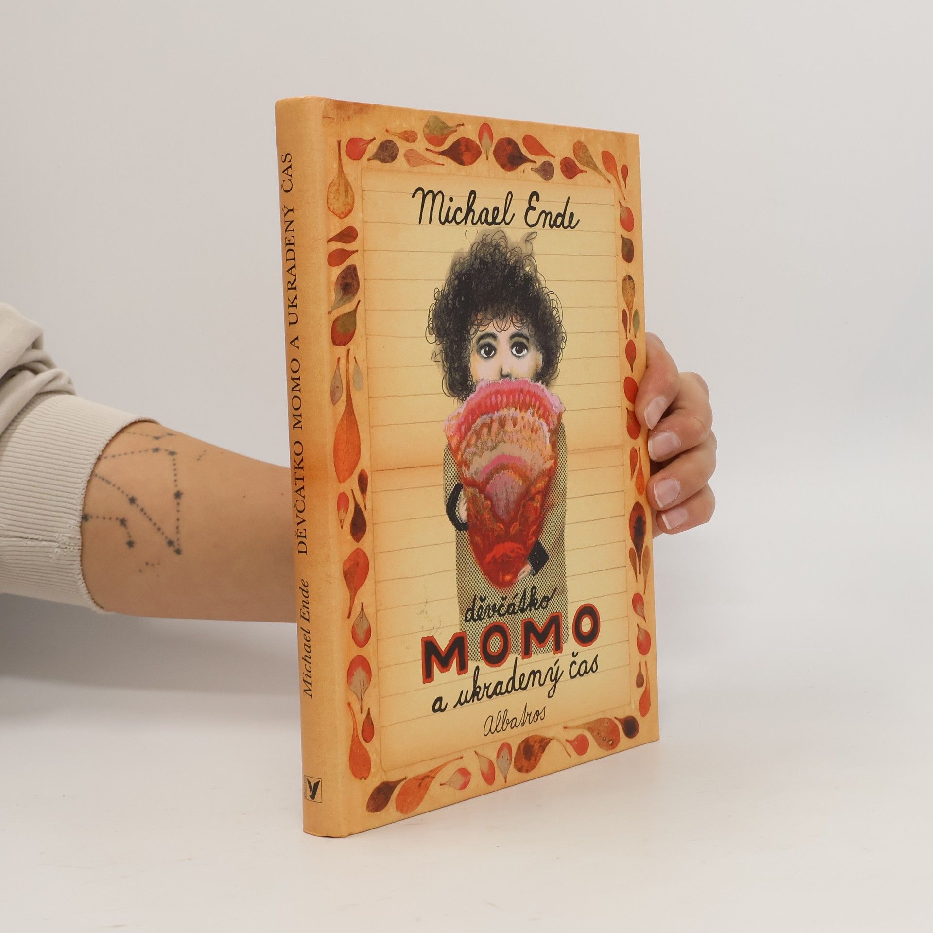 Michael Ende Děvčátko Momo a ukradený čas