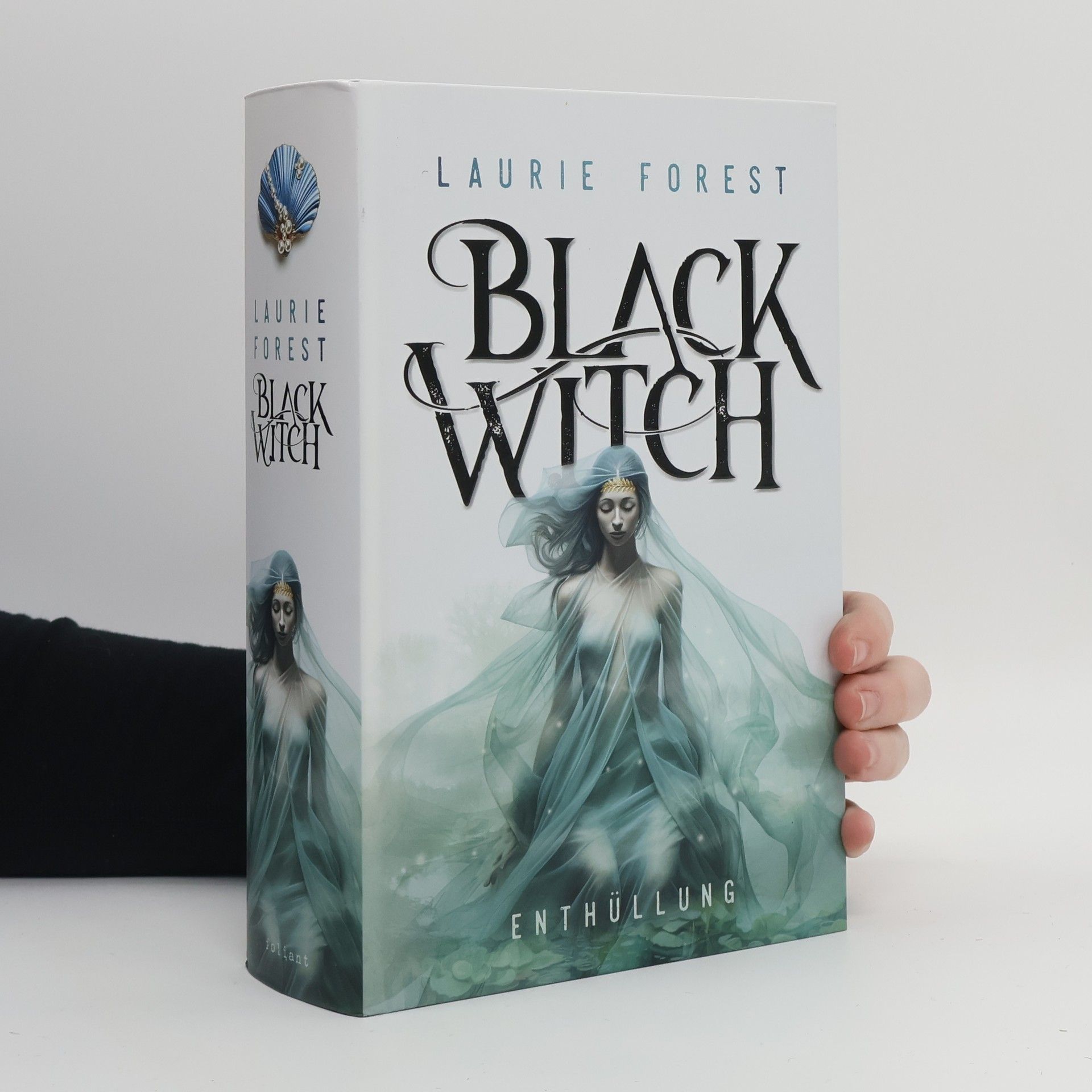 Laurie Forest Black Witch - Enthüllung