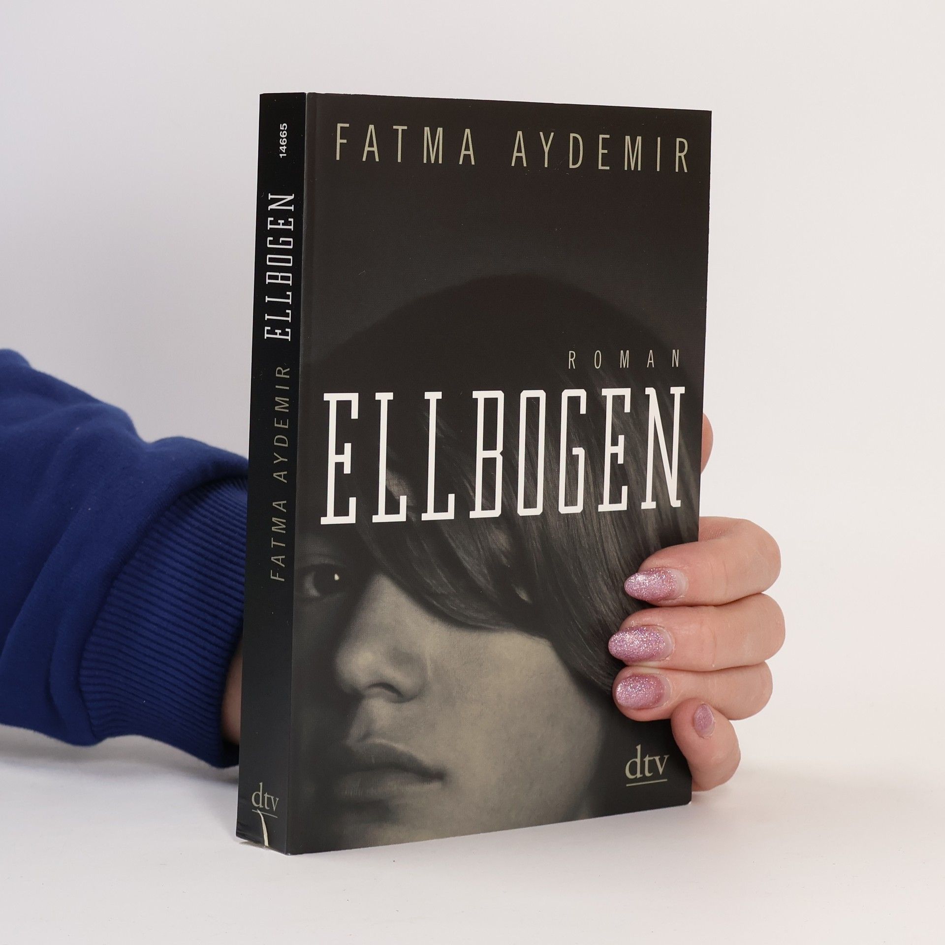 Fatma Aydemir Ellbogen