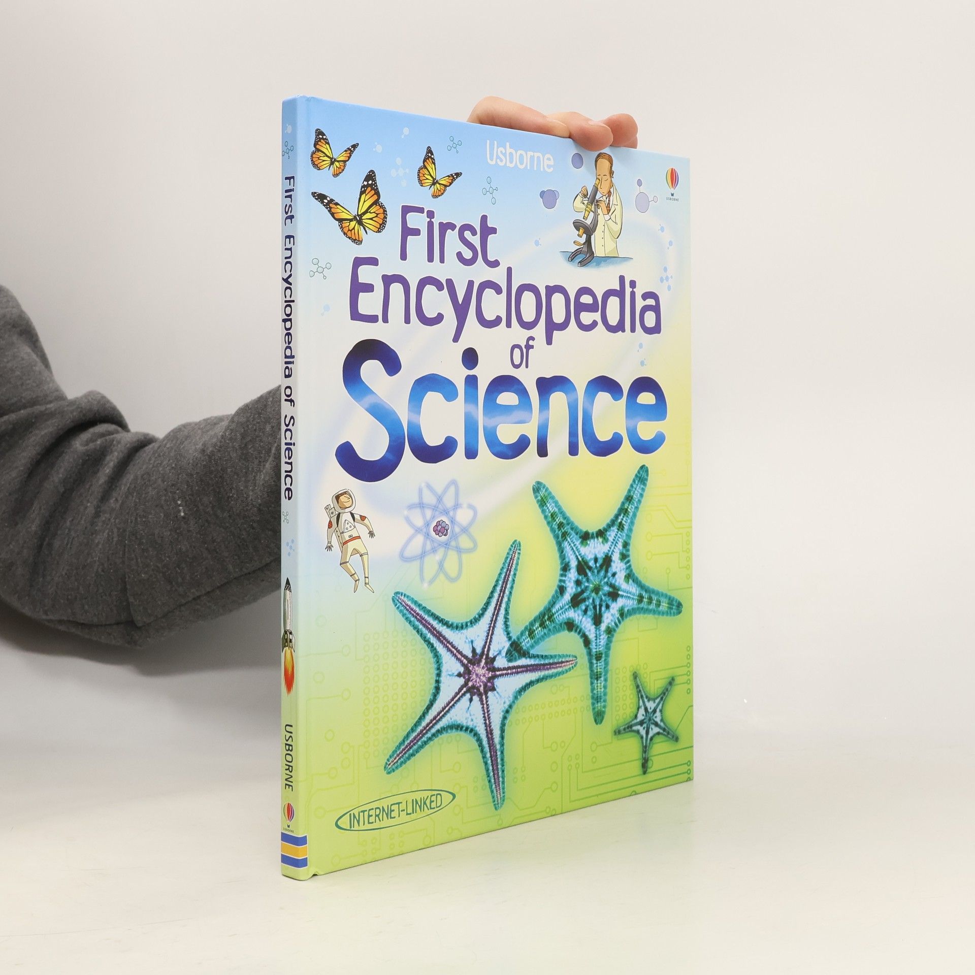kolektiv First encyclopedia of science
