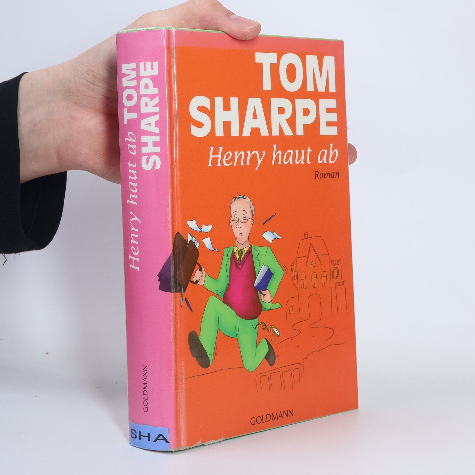 Tom Sharpe Henry haut ab