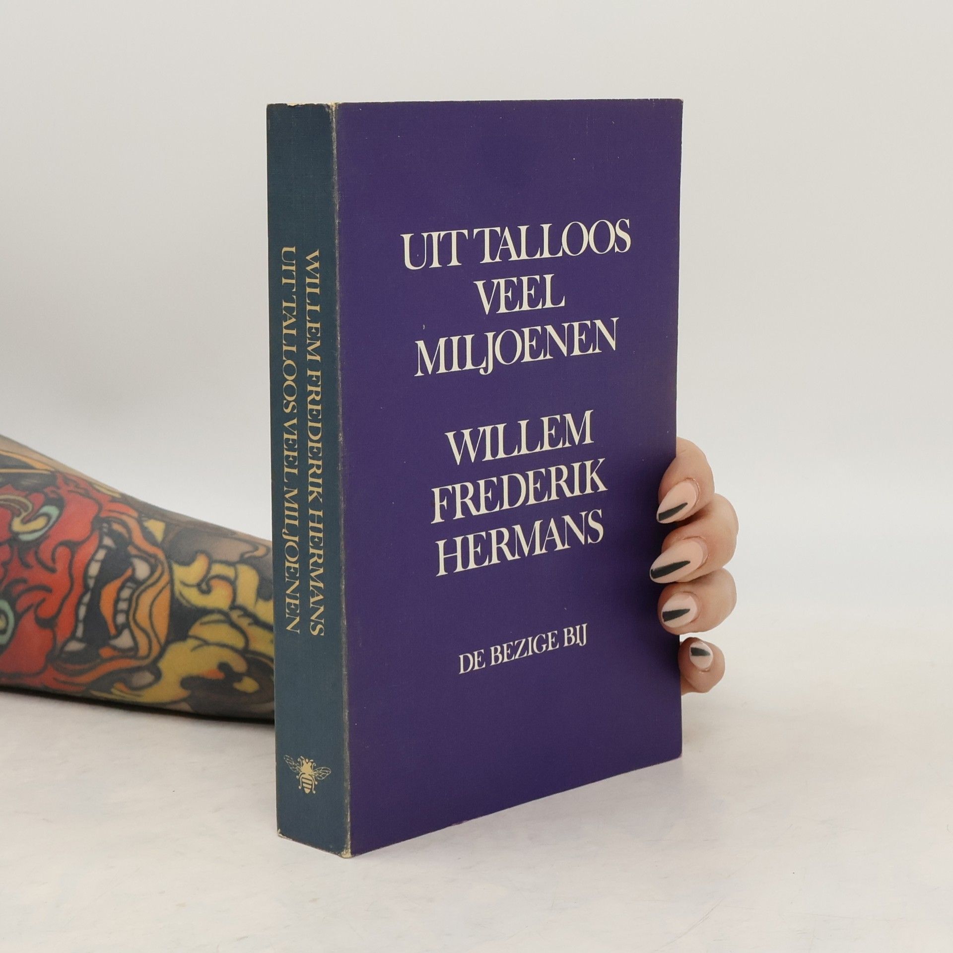 Willem Frederik Hermans Uit talloos veel miljoenen (Dutch Edition)