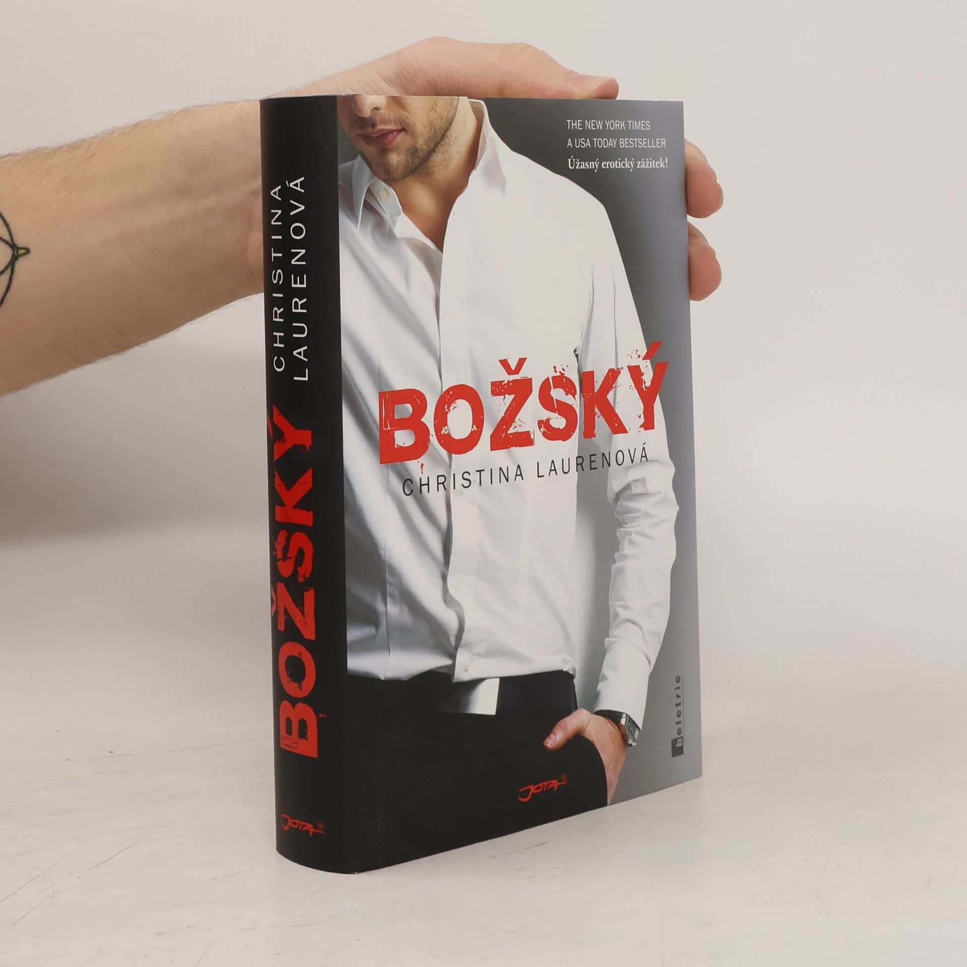 Christina Lauren Božský