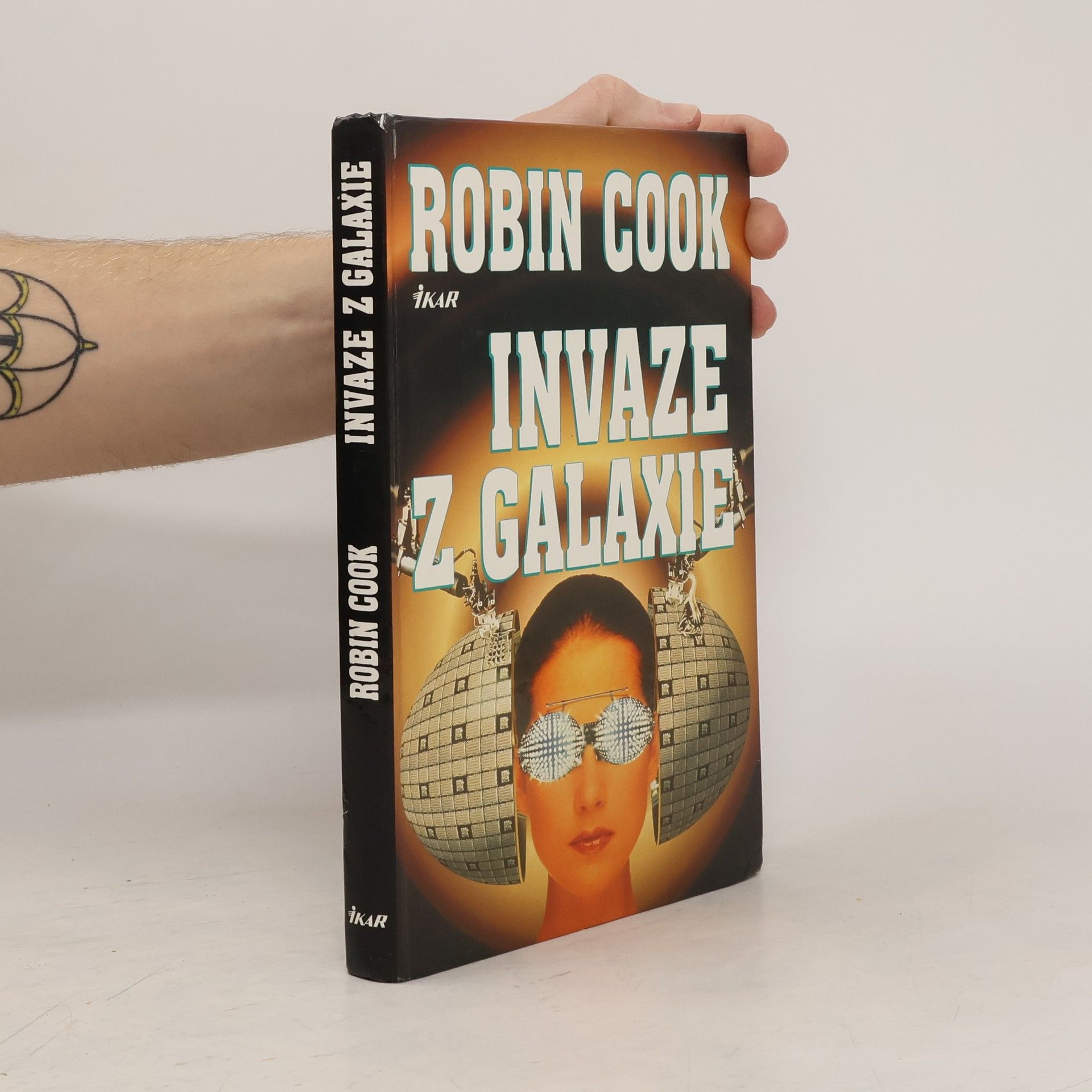 Robin Cook Invaze z galaxie