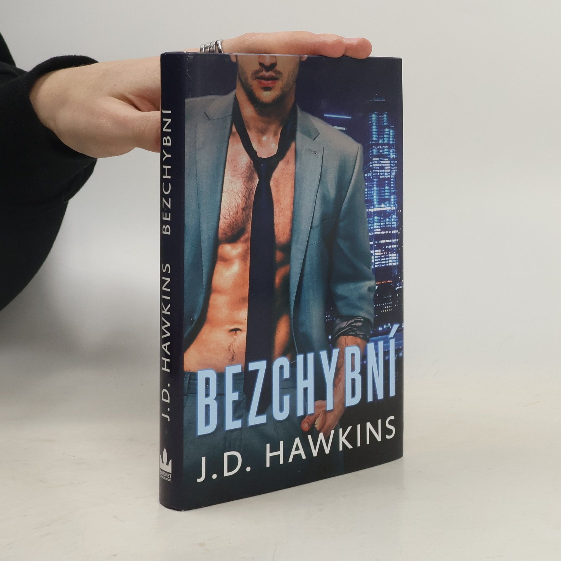 J. D. Hawkins Bezchybní