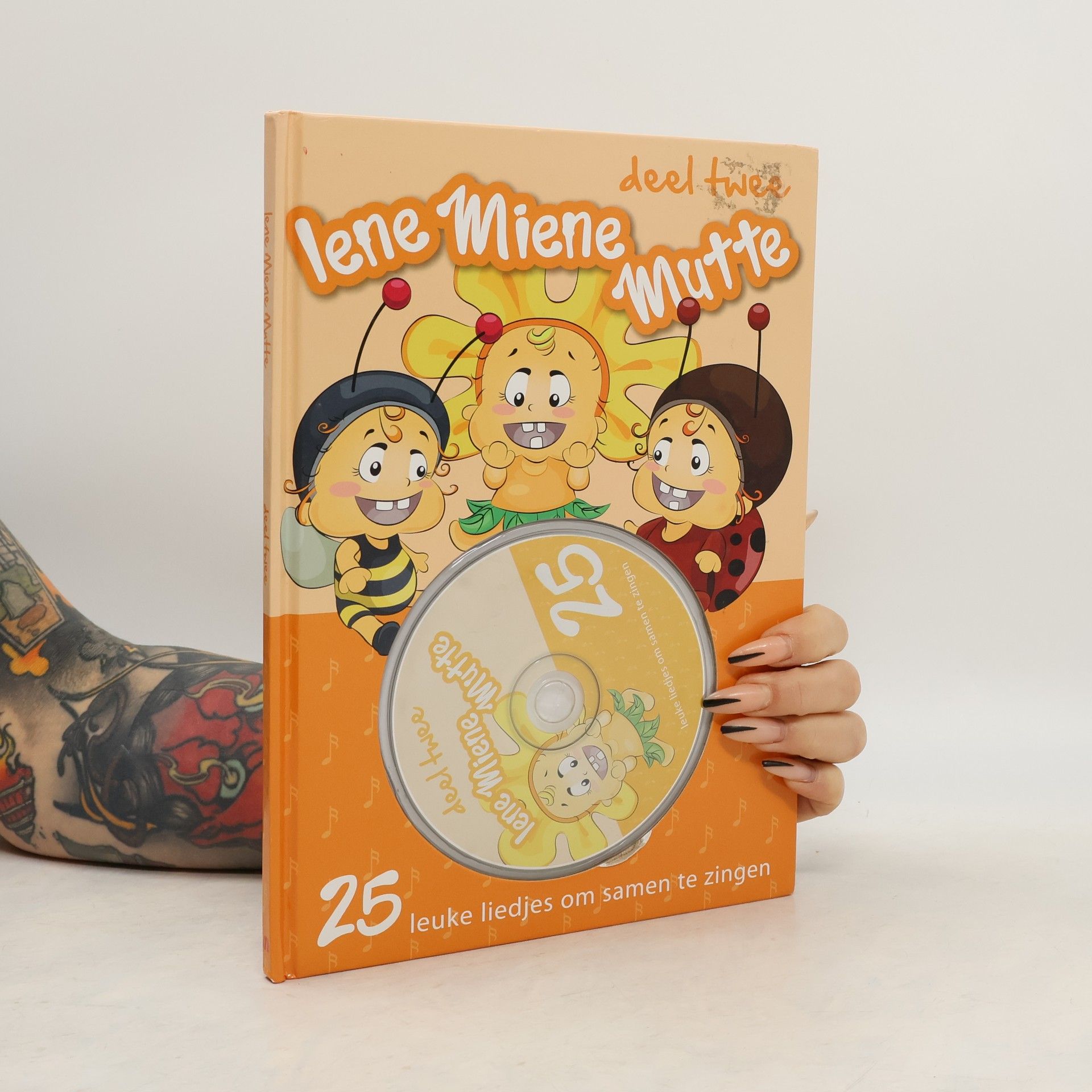 Kolektiv autorů Iene Miene Mutte (deel twee) 25 leuke liedjes om samen te zingen