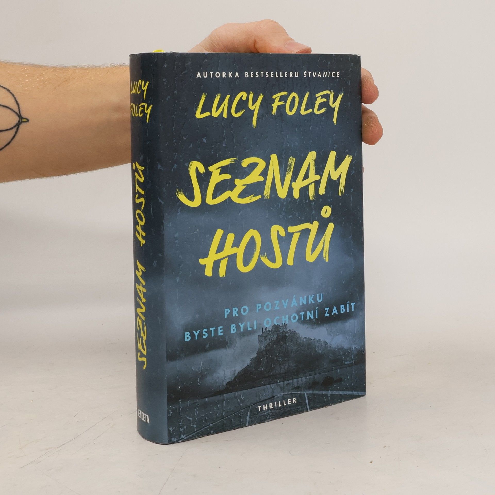 Lucy Foley Seznam hostů