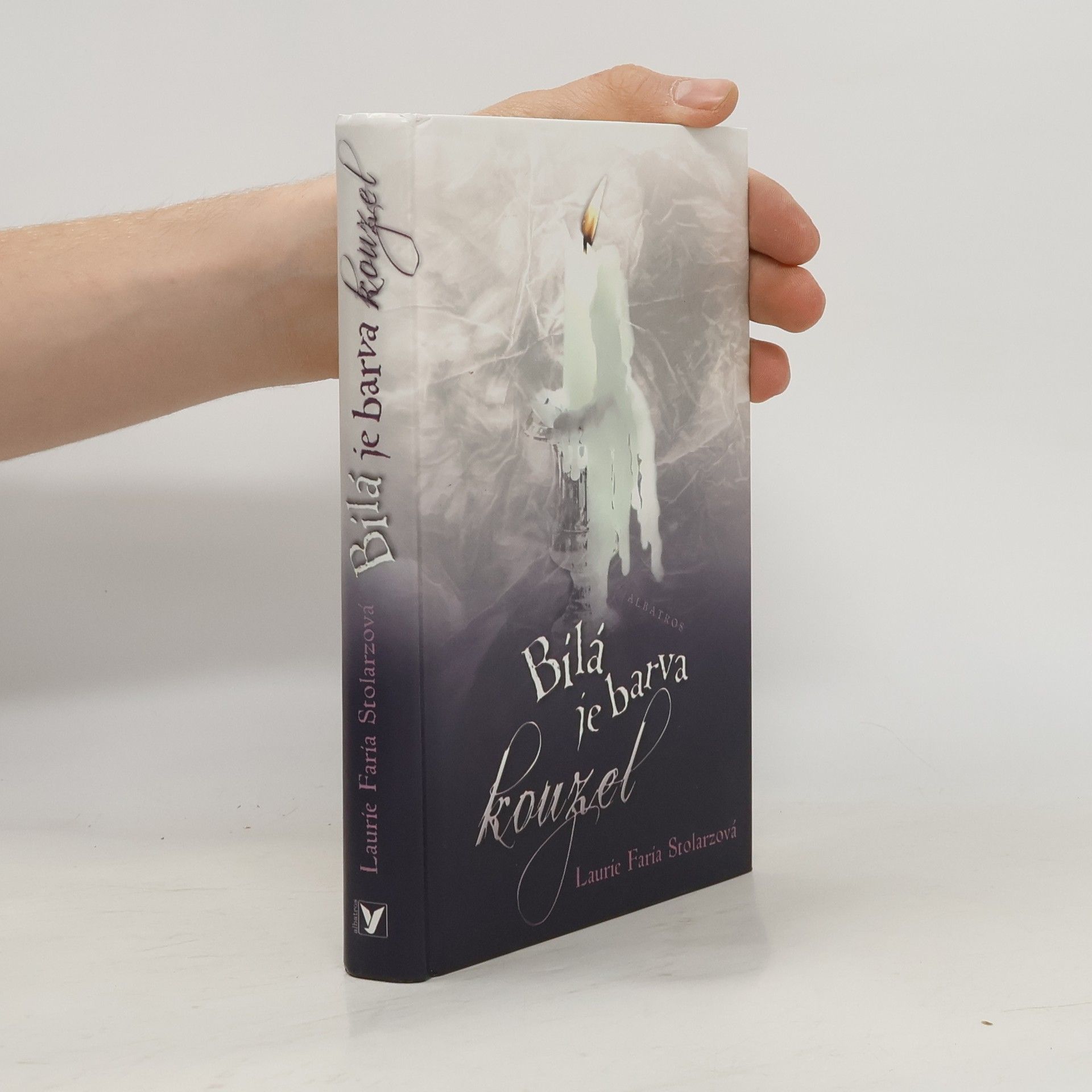 Laurie Faria Stolarz Bílá je barva kouzel 2