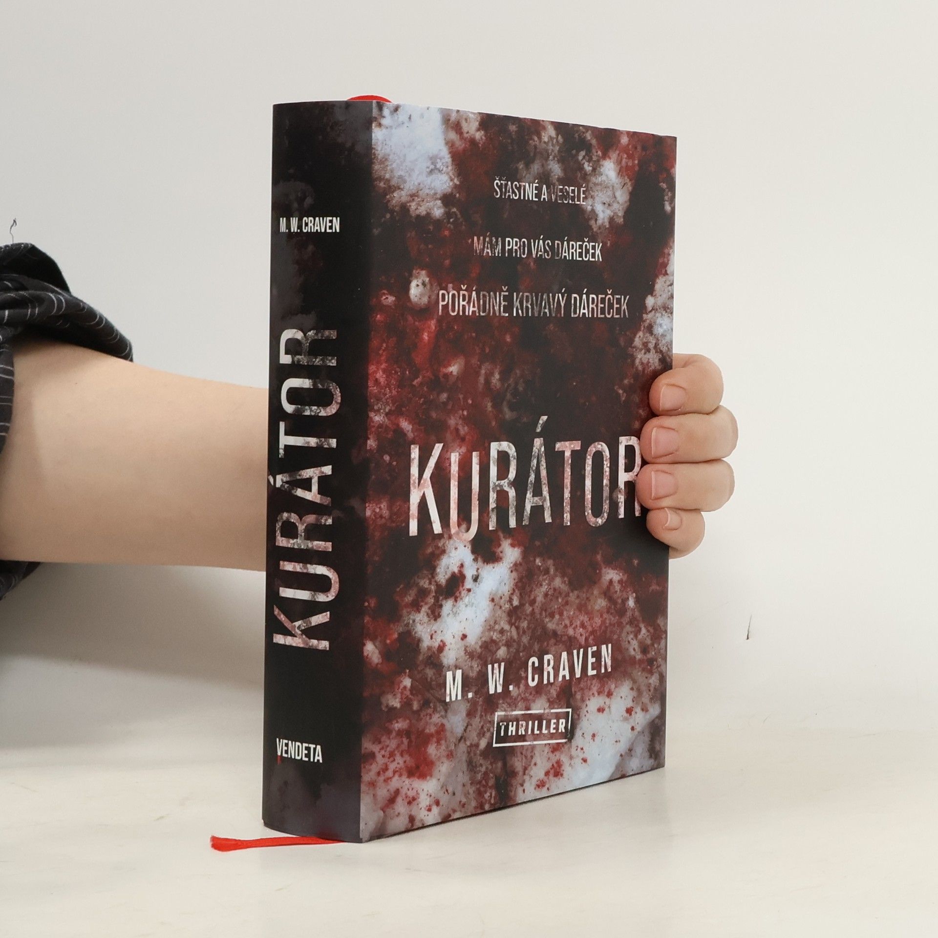 M.W. Craven Kurátor