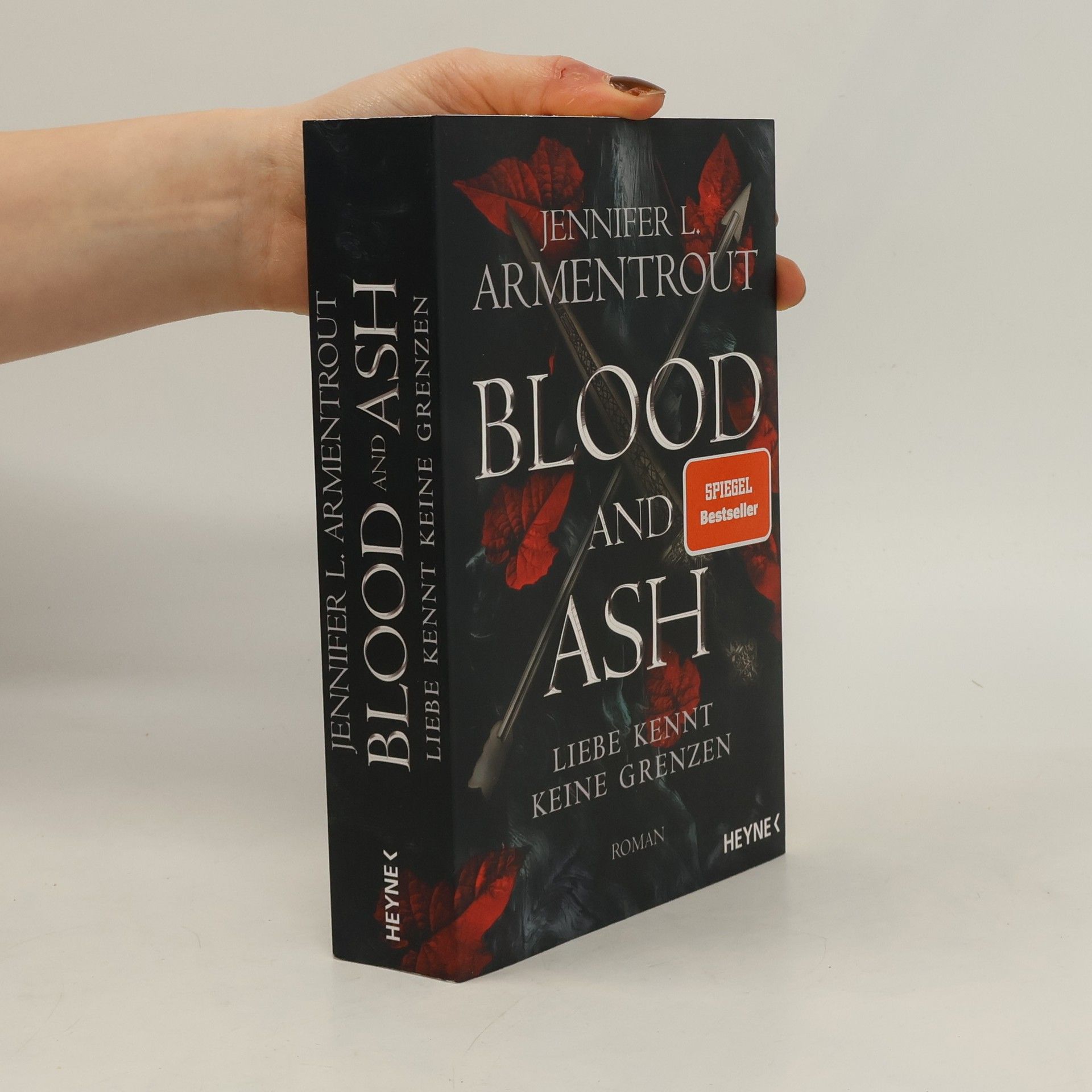 Jennifer L. Armentrout Blood and Ash