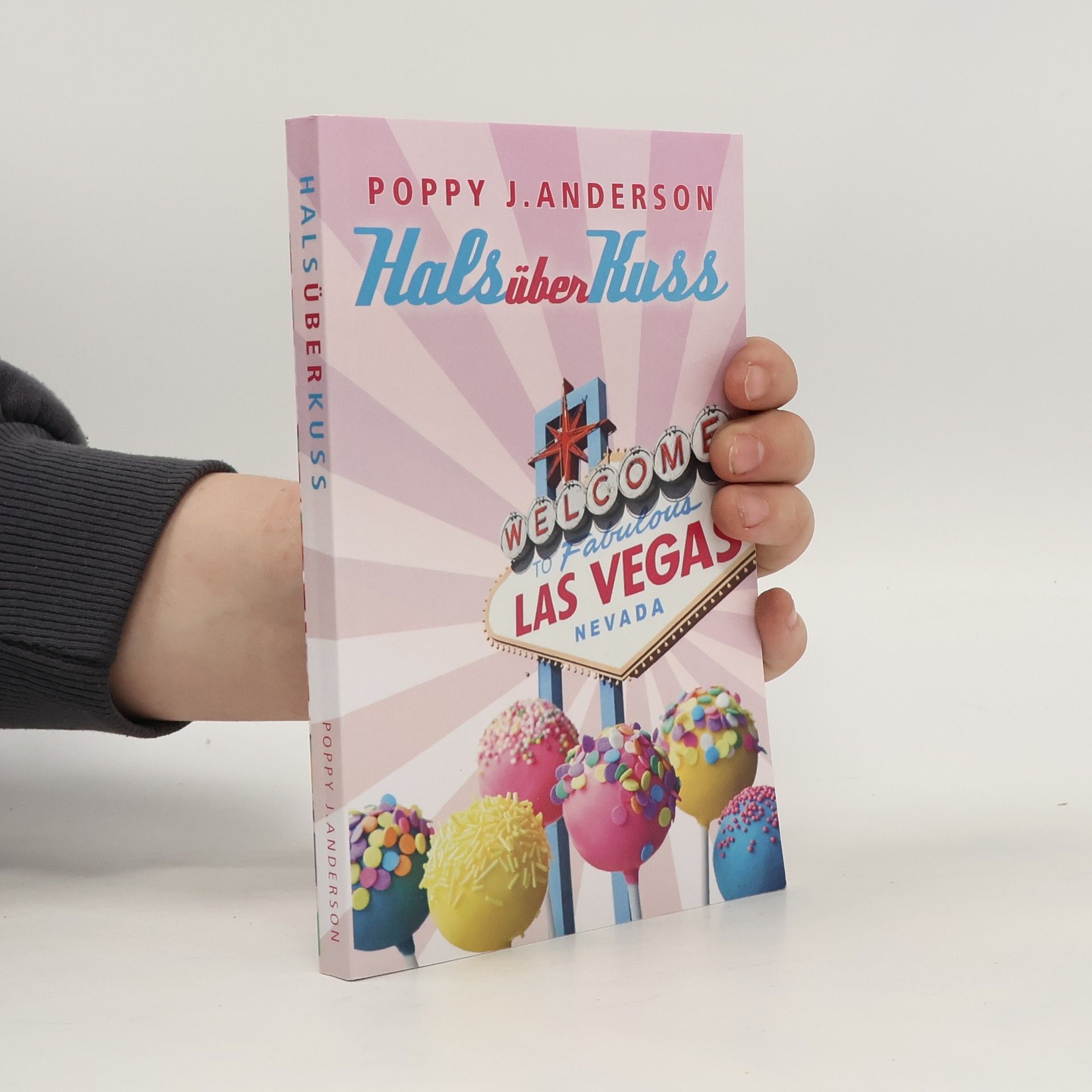 Poppy J. Anderson Hals über Kuss