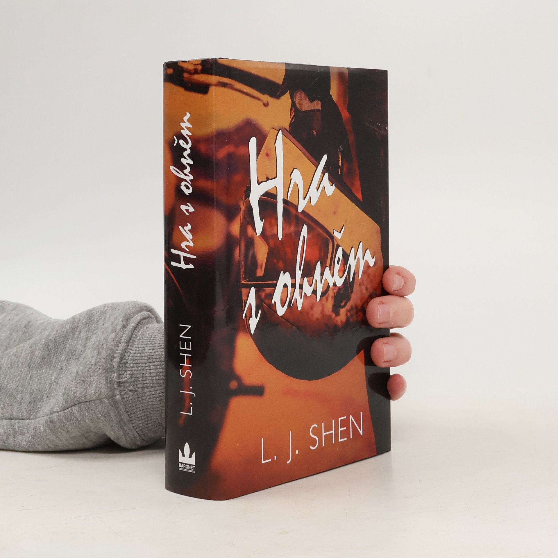 L. J. Shen Hra s ohněm