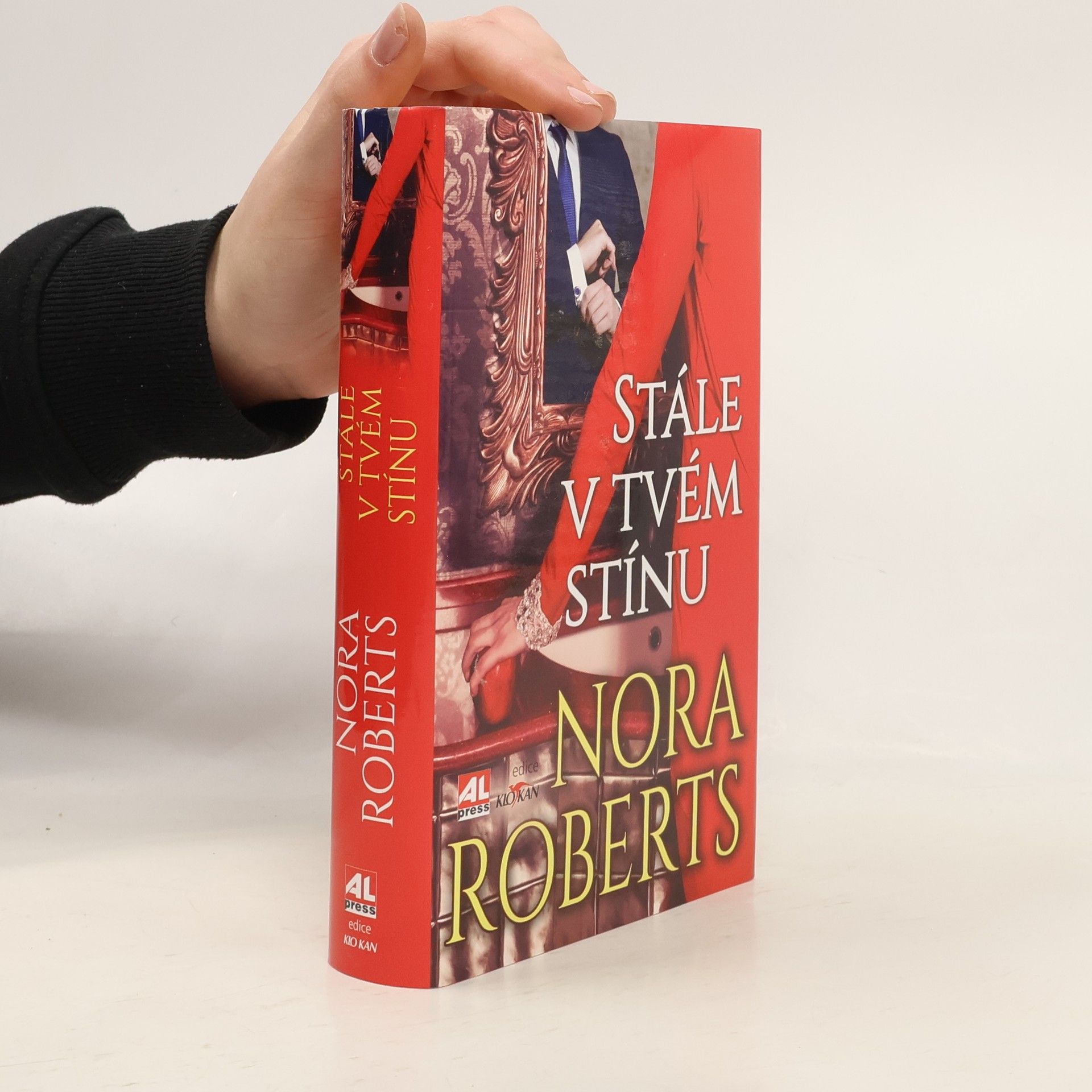 Nora Roberts Stále v tvém stínu