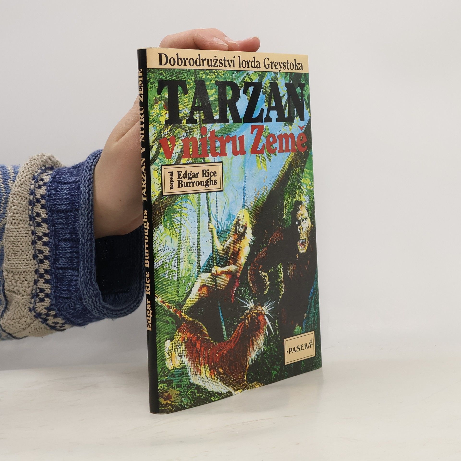 Edgar Rice Burroughs Tarzan v nitru země