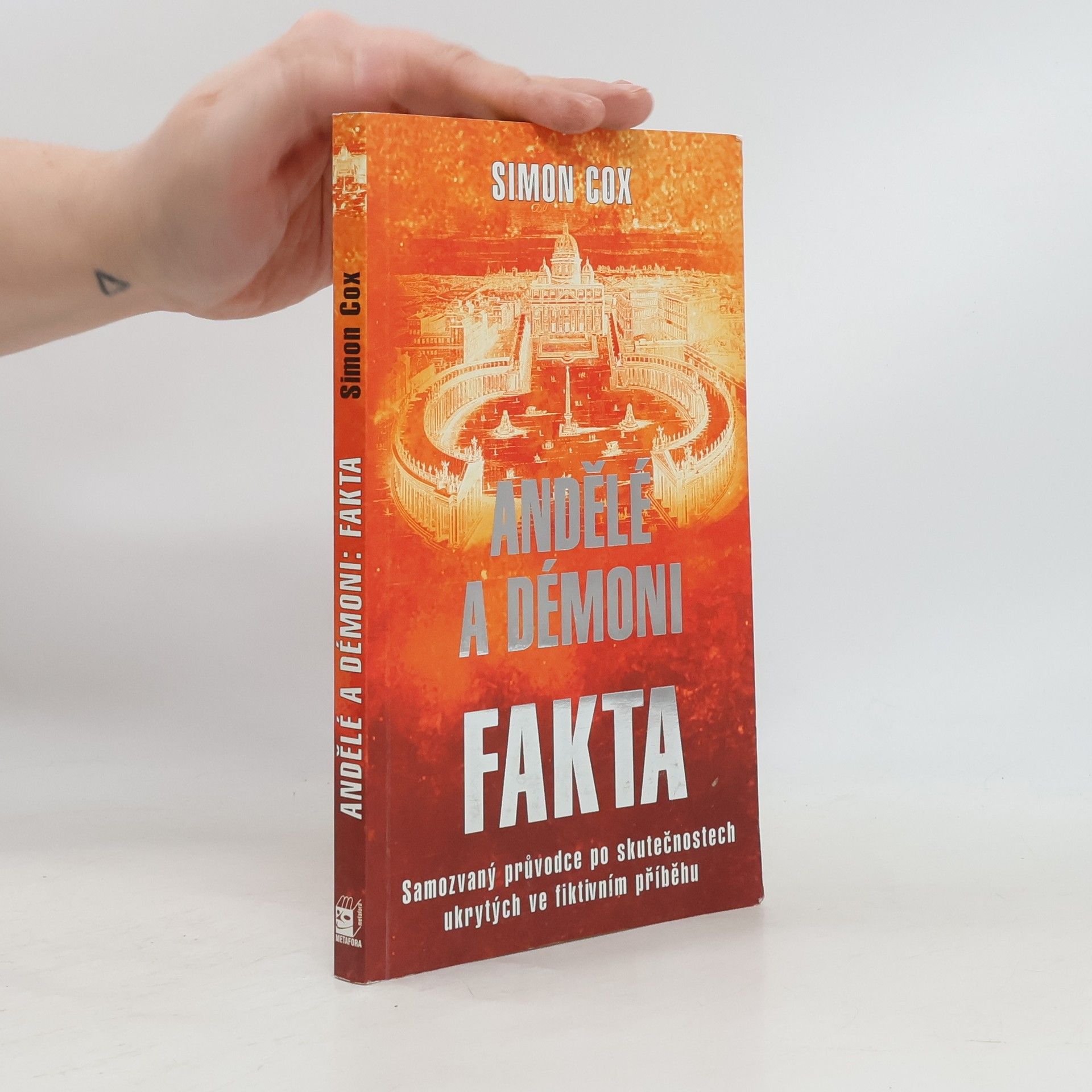 Simon Cox Andělé a démoni : fakta