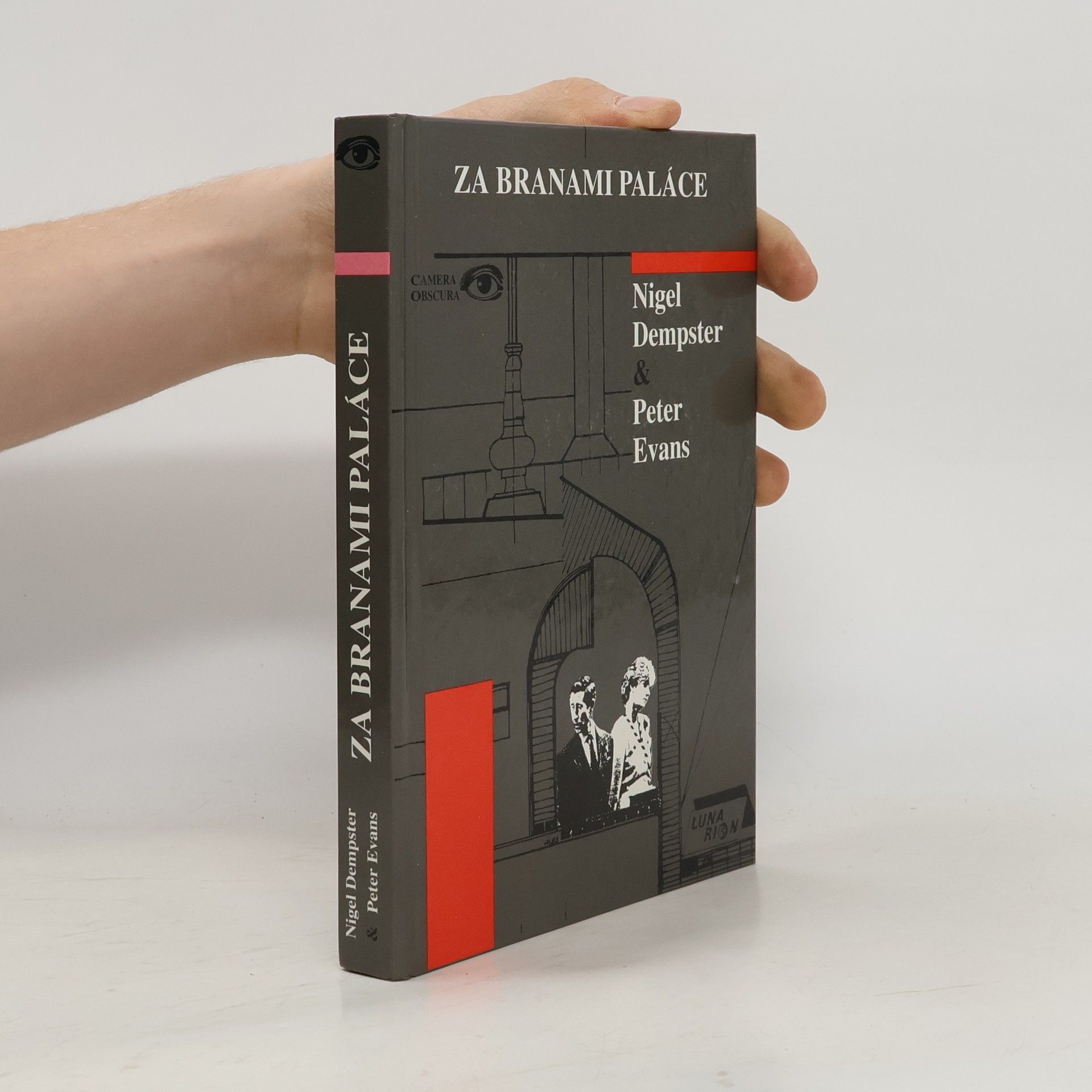 Peter Evans Za branami paláce