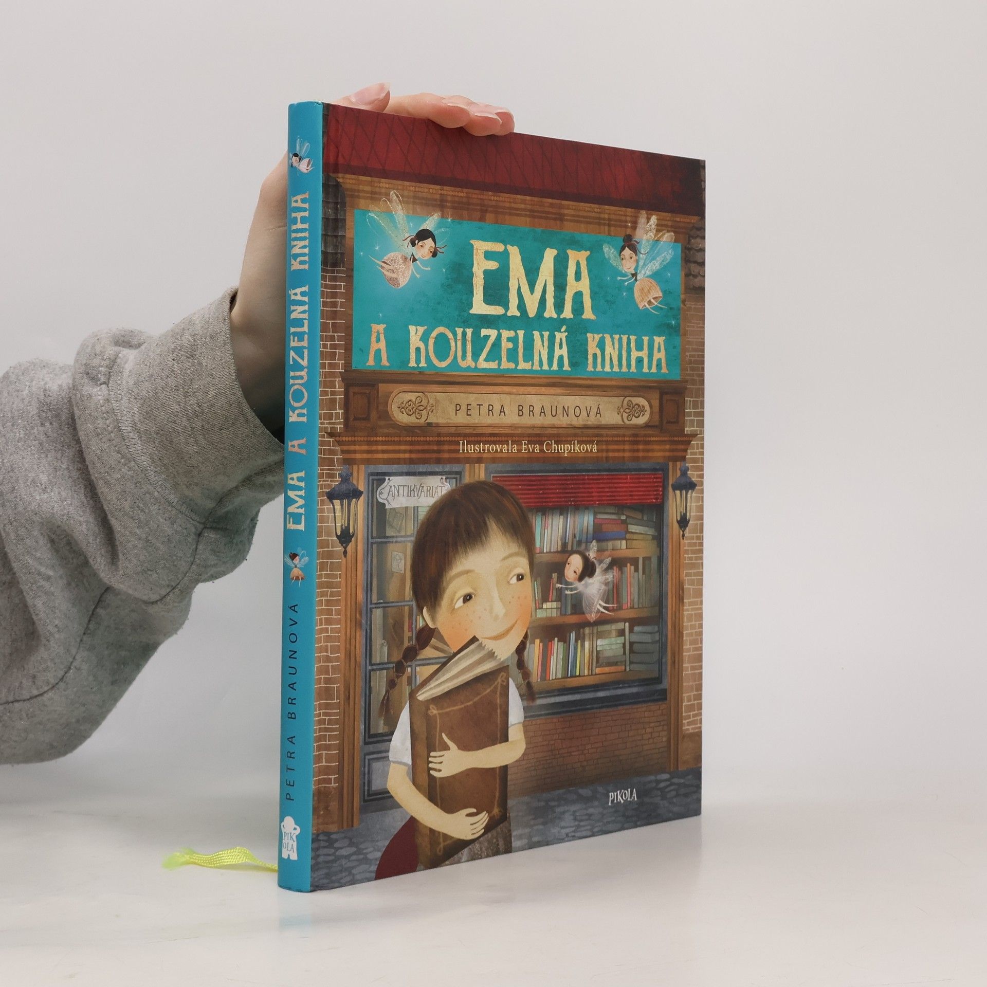 Ema a kouzelná kniha