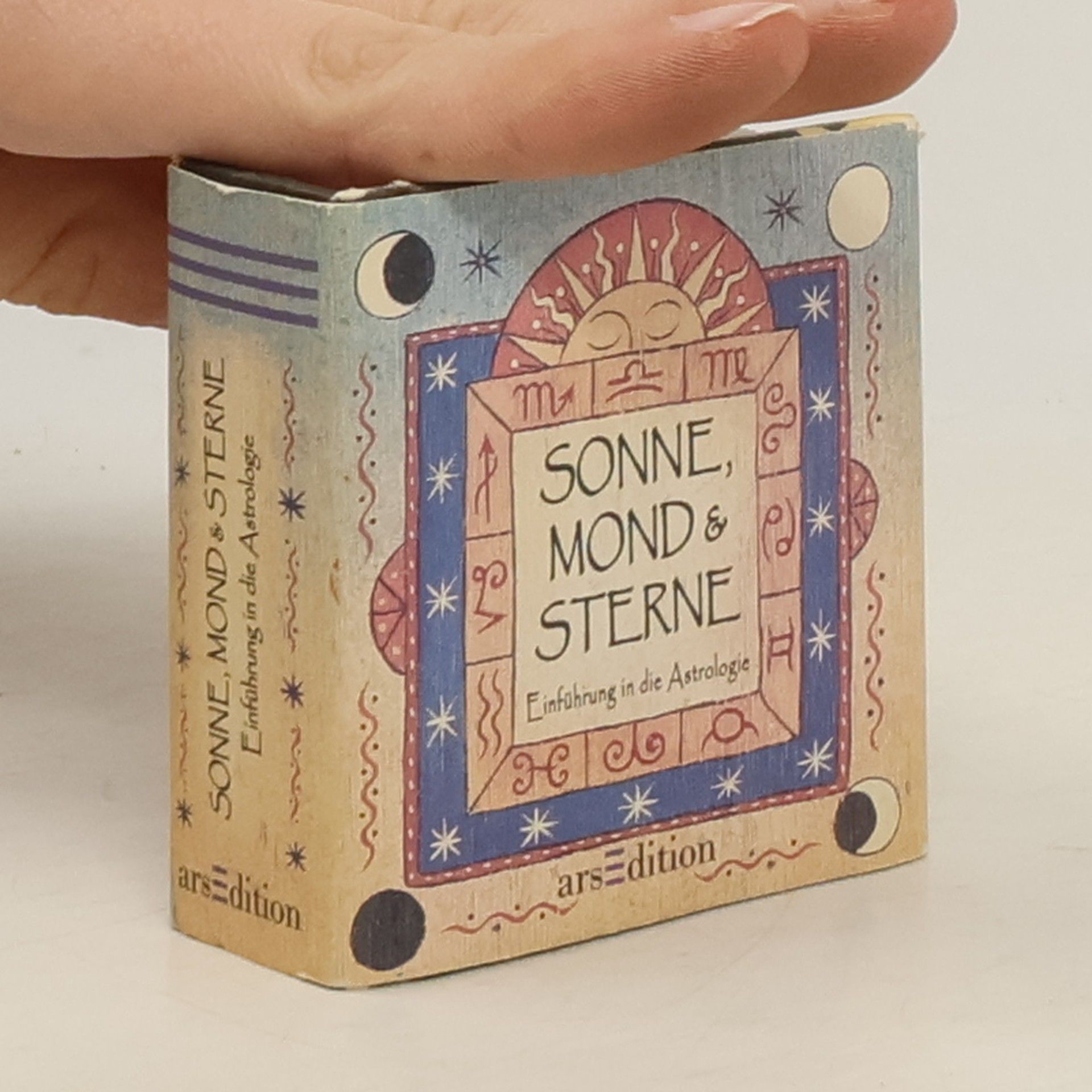 Julie Mars Sonne, Mond & Sterne