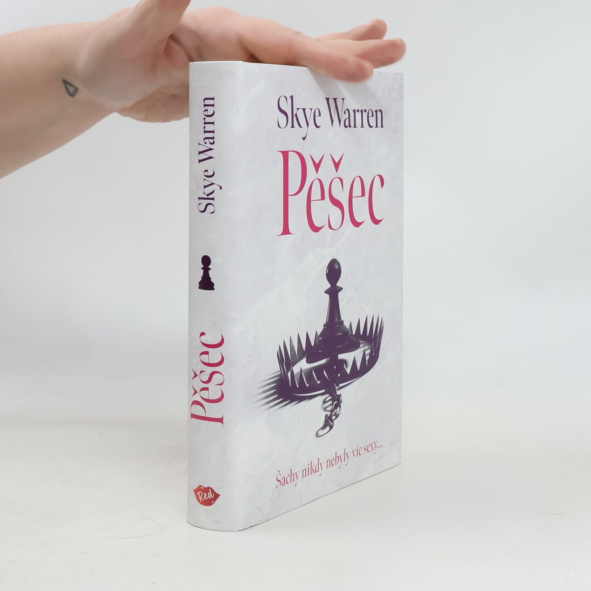Skye Warren Pěšec