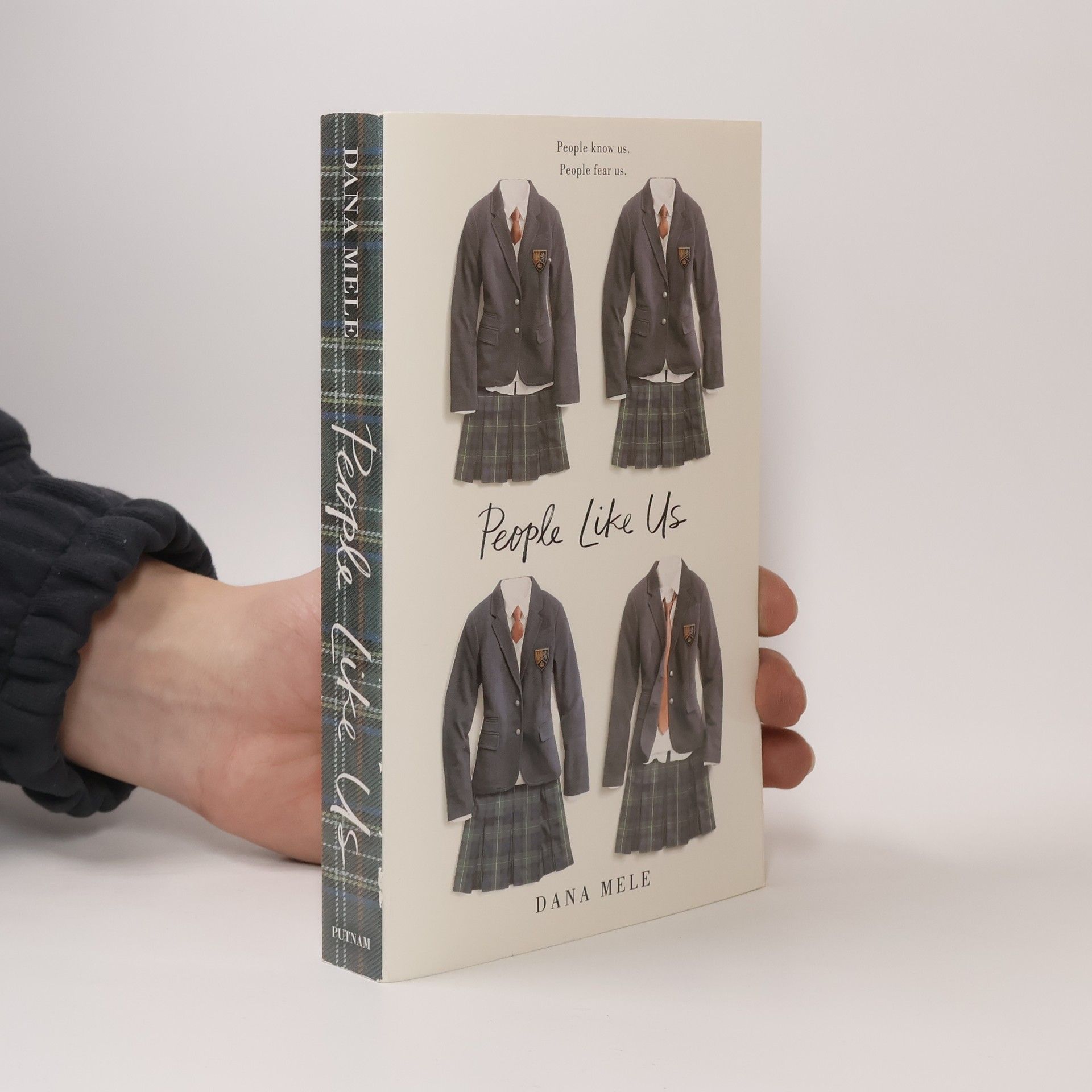 Dana Mele People like us