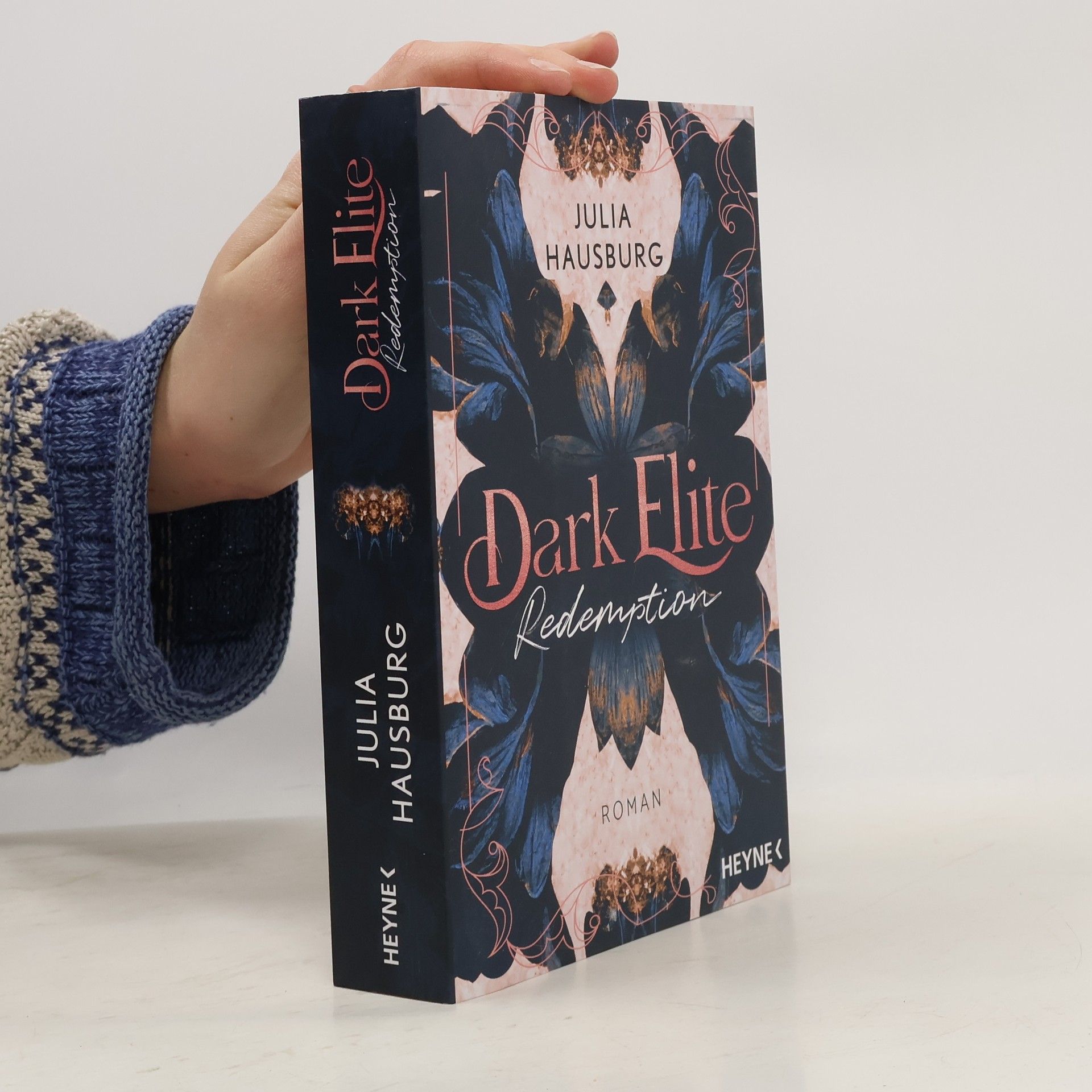 Julia Hausburg Dark Elite - Redemption