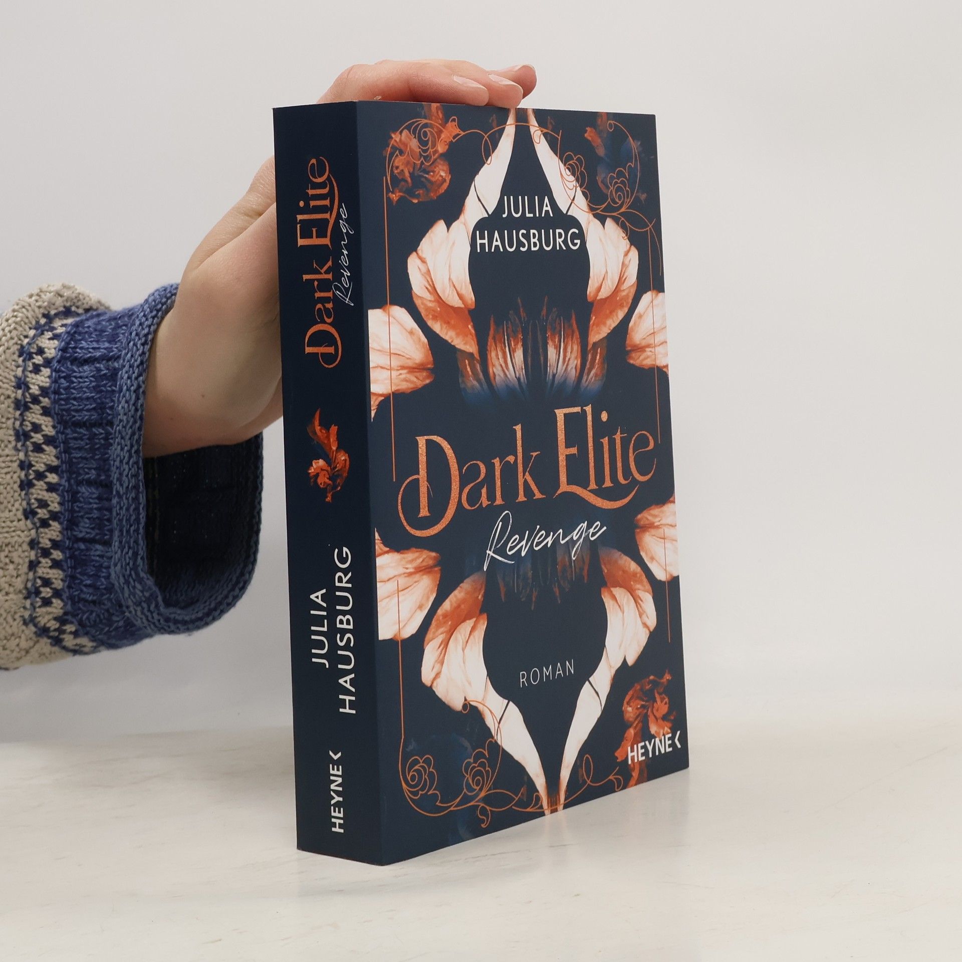 Julia Hausburg Dark Elite – Revenge