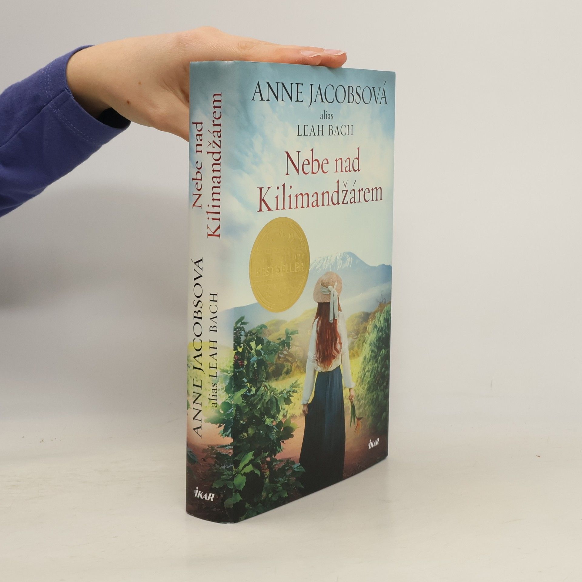 Anne Jacobs Nebe nad Kilimandžárem