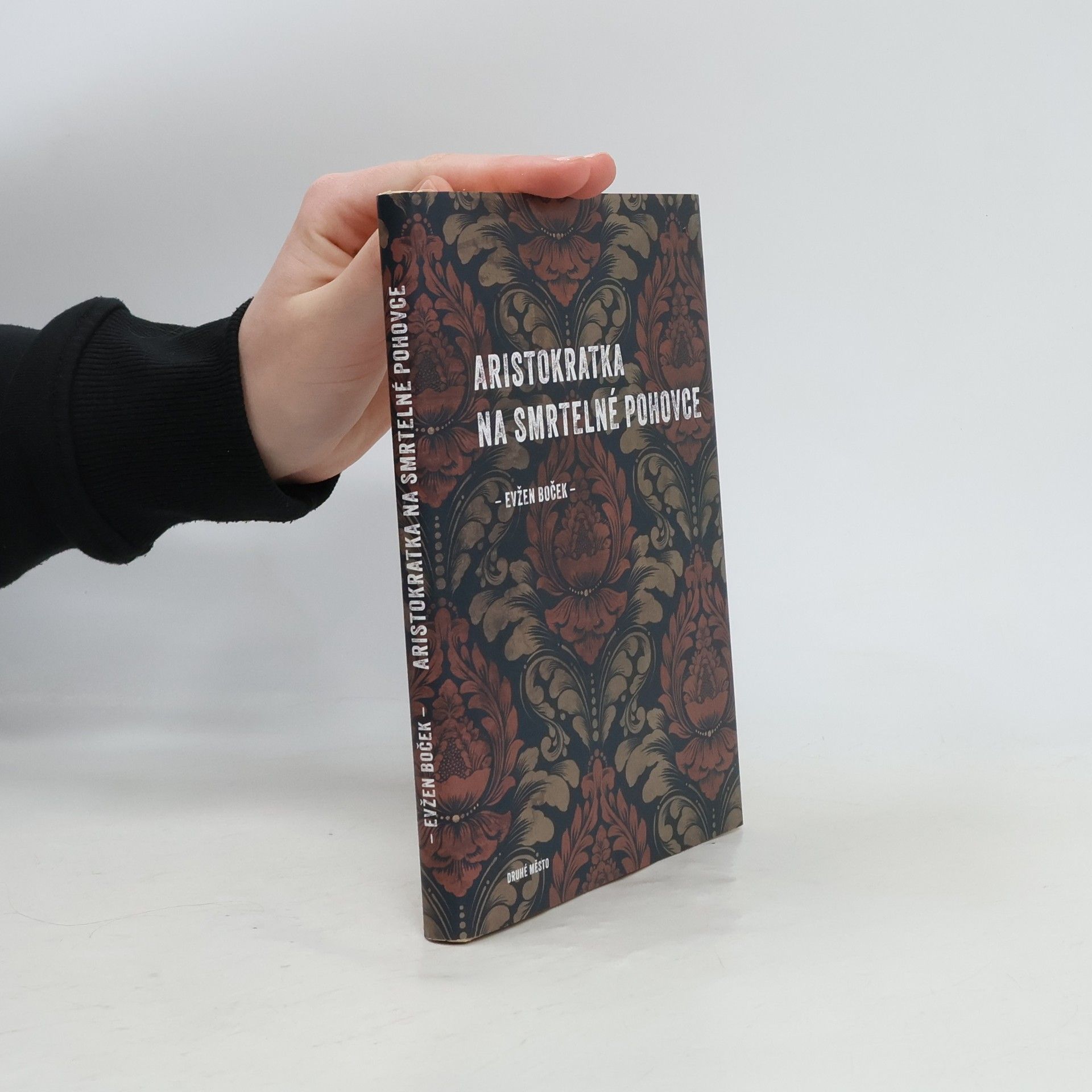 Evžen Boček Aristokratka na smrtelné pohovce
